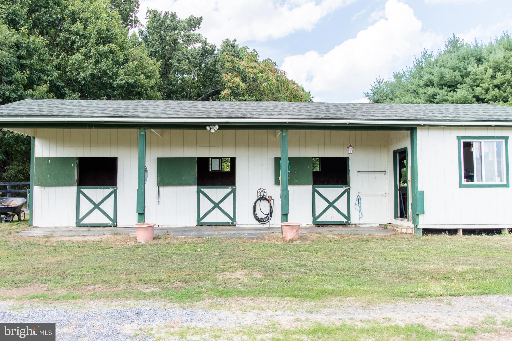 NEIGHBORHOOD - Residential Lease