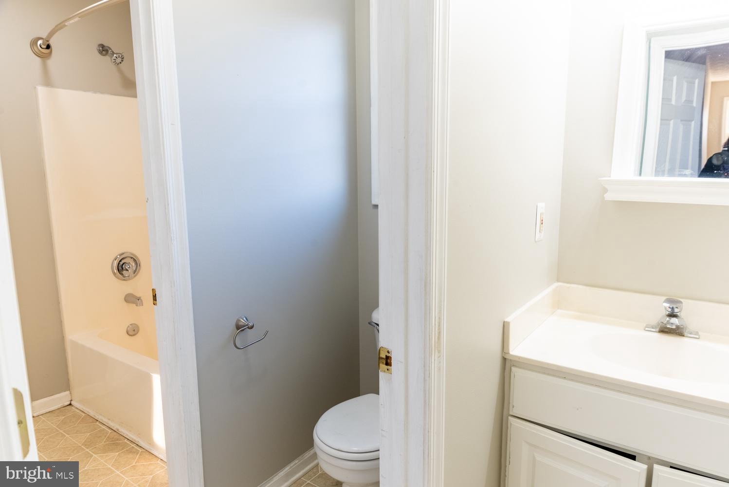 NEIGHBORHOOD - Residential Lease