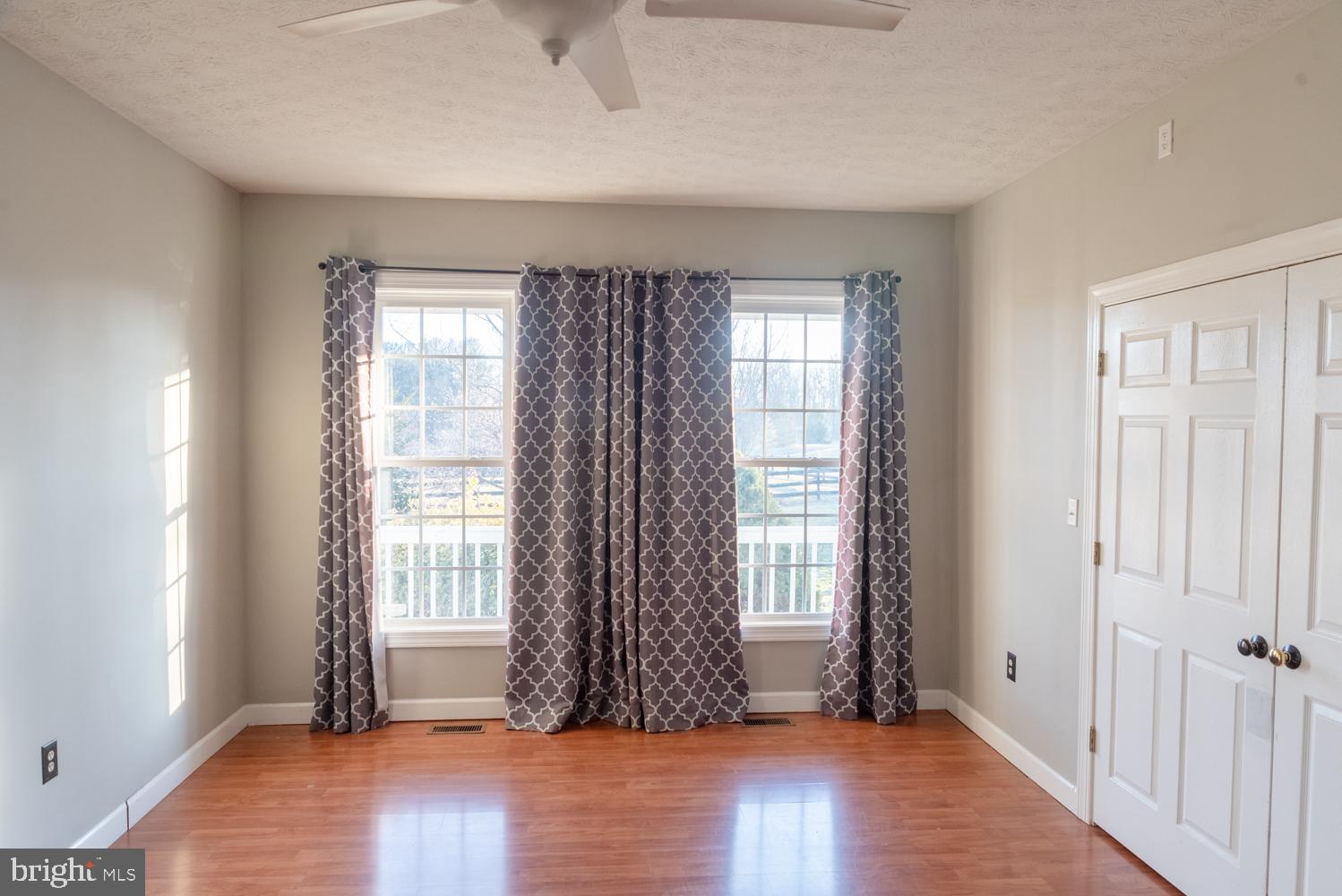 NEIGHBORHOOD - Residential Lease