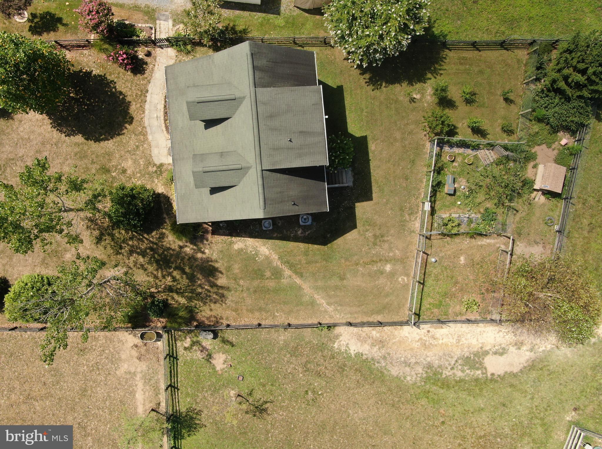 NEIGHBORHOOD - Residential Lease