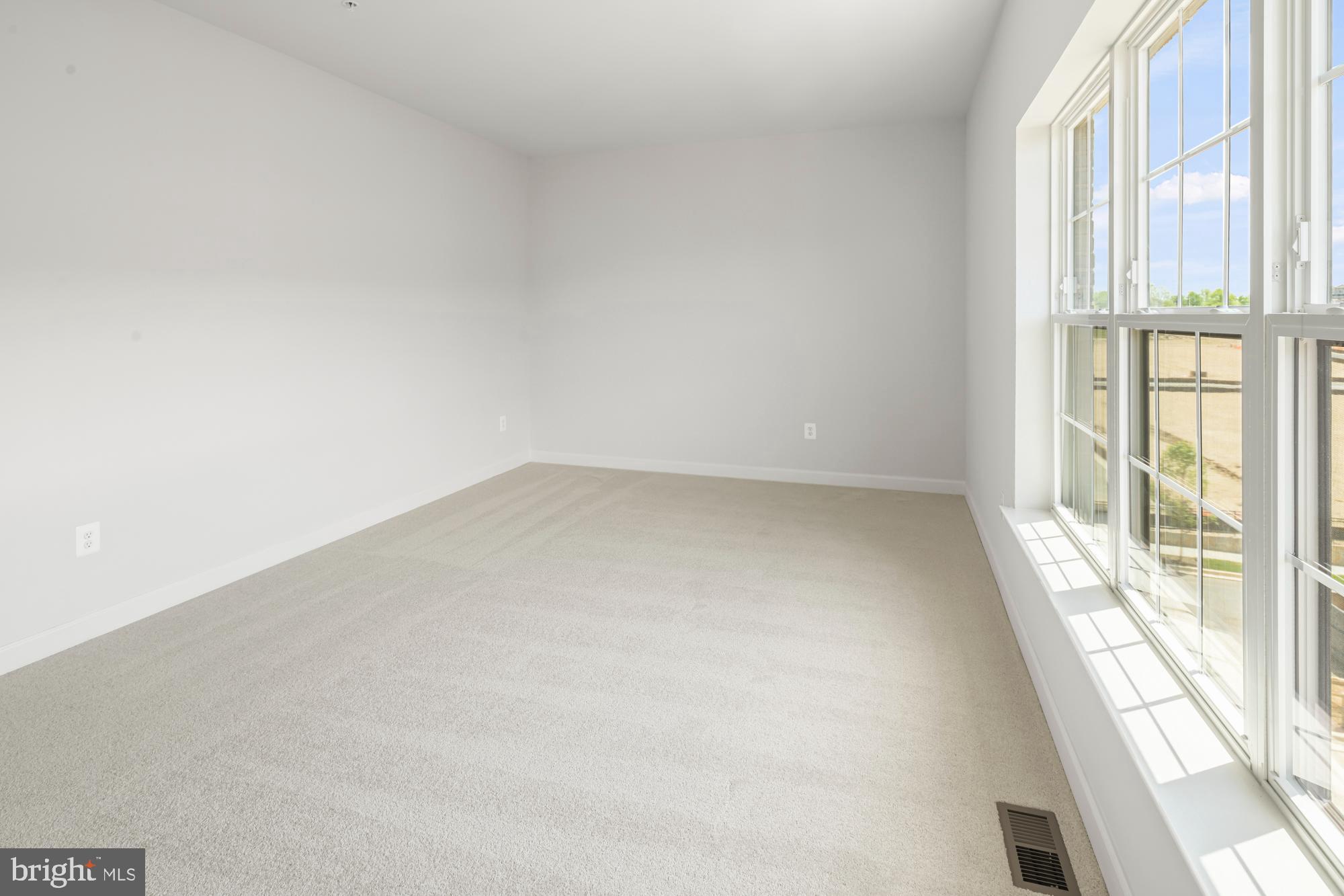 POTOMAC OVERLOOK - Residential