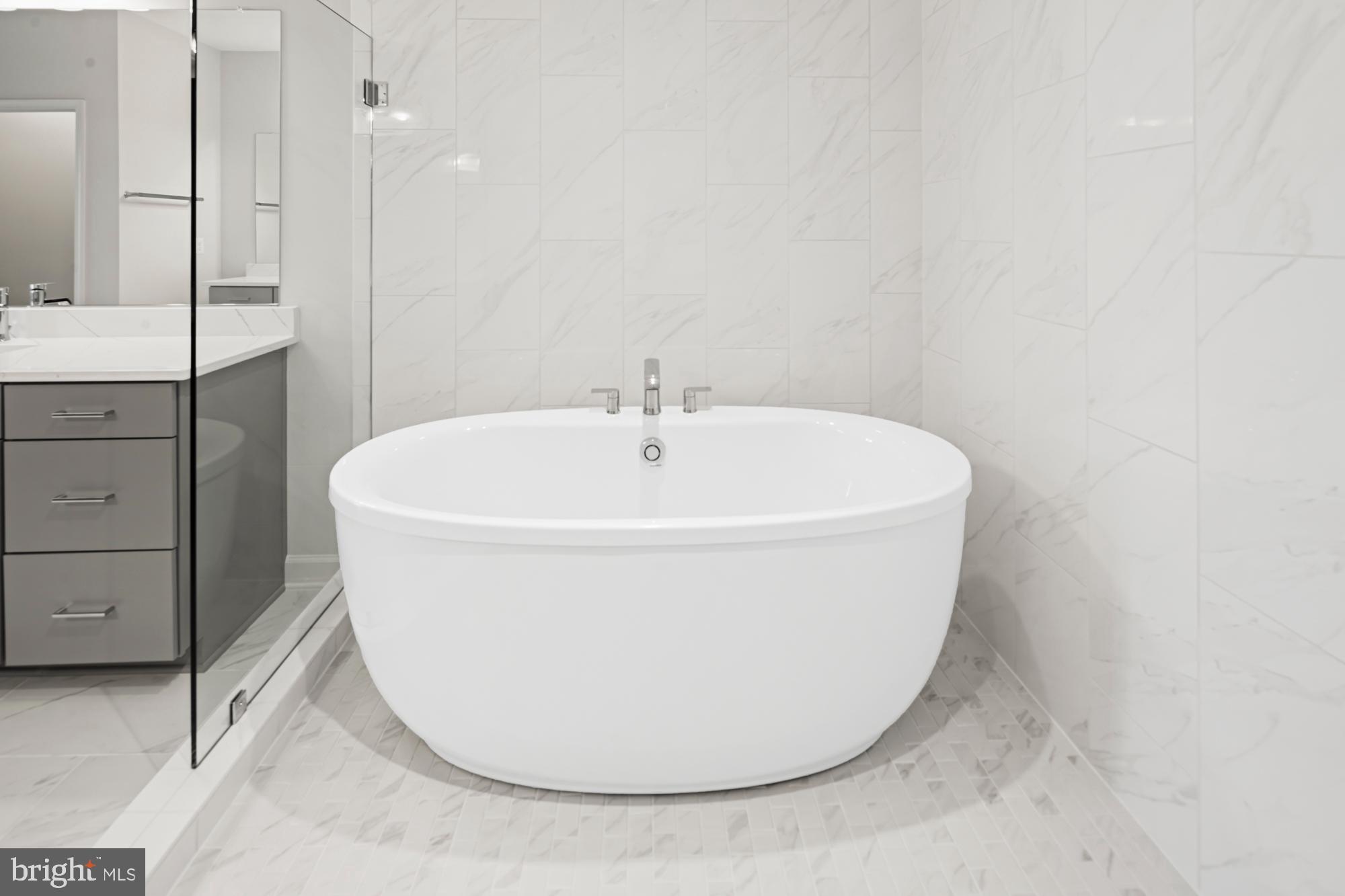 POTOMAC OVERLOOK - Residential