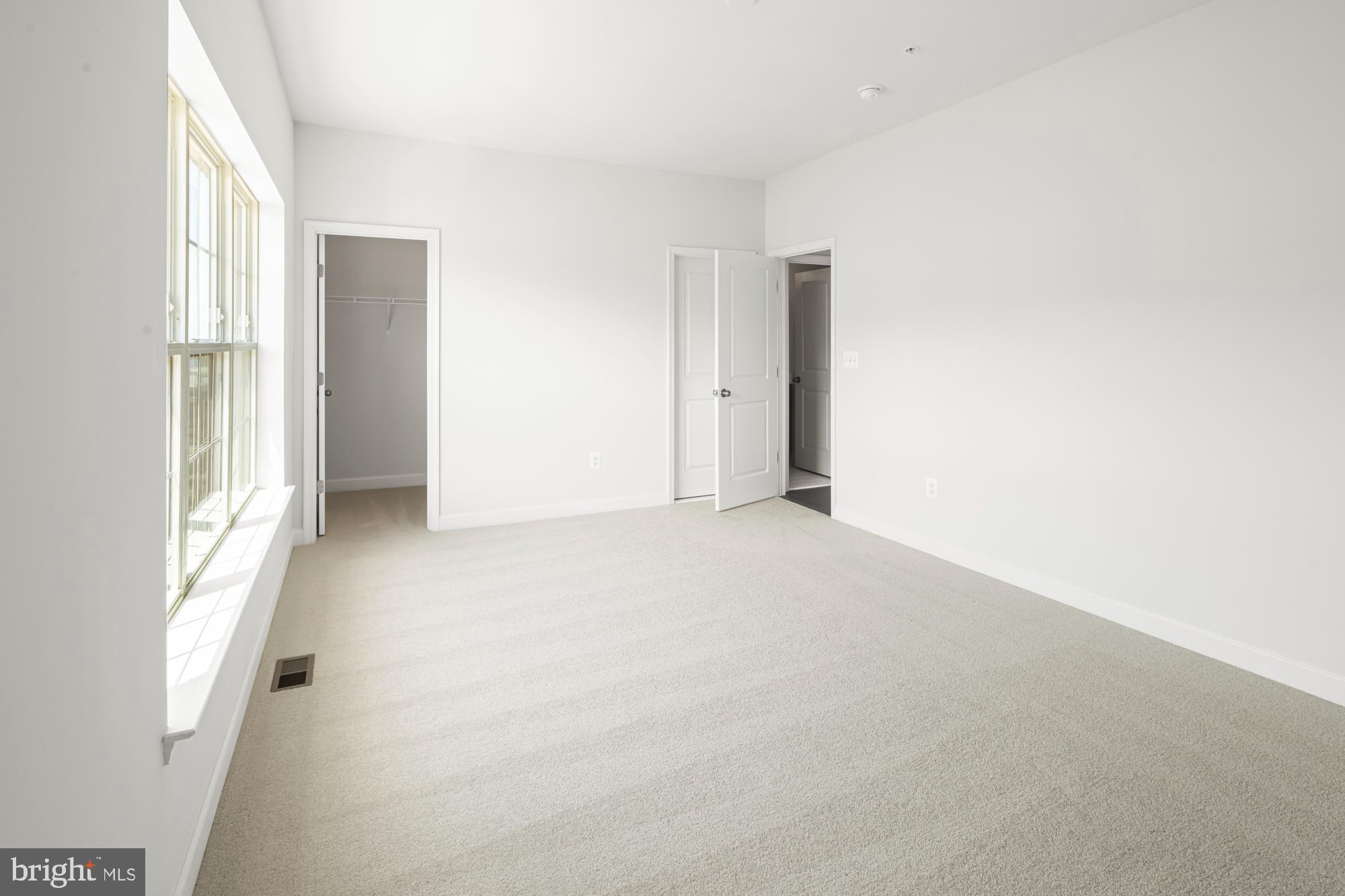 POTOMAC OVERLOOK - Residential