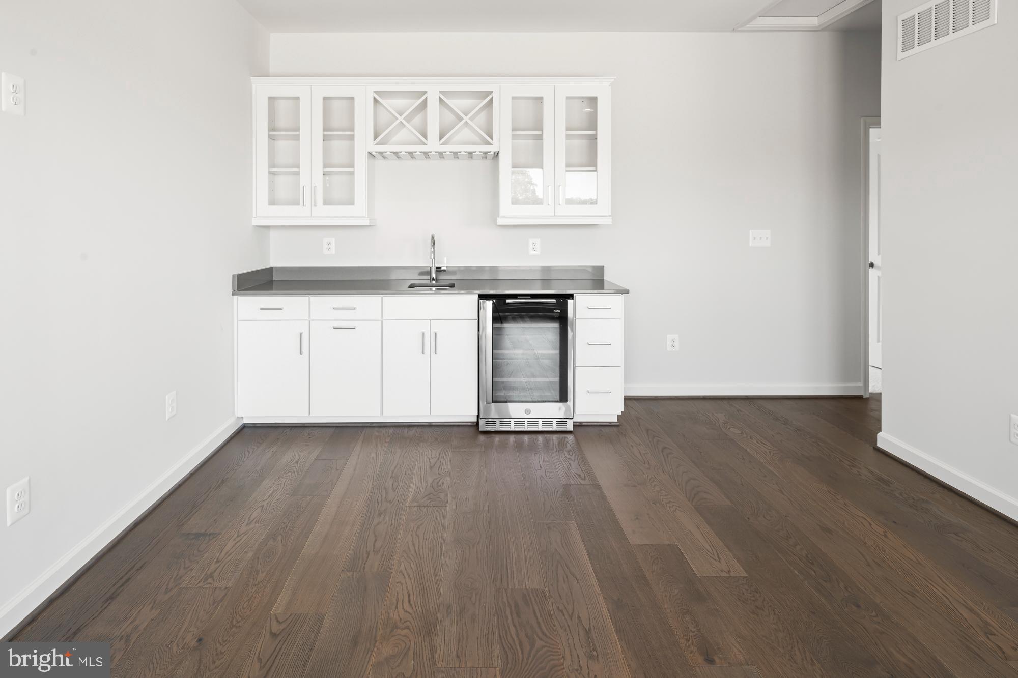 POTOMAC OVERLOOK - Residential