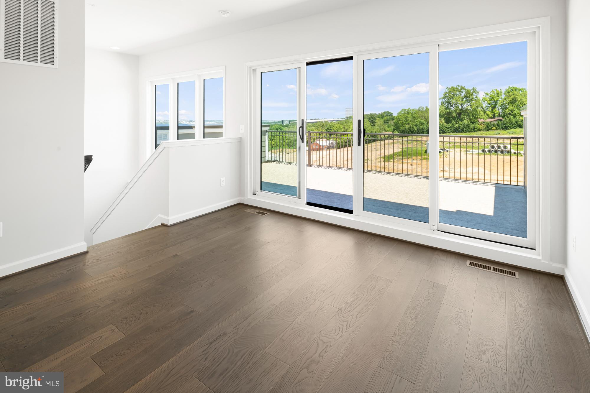 POTOMAC OVERLOOK - Residential