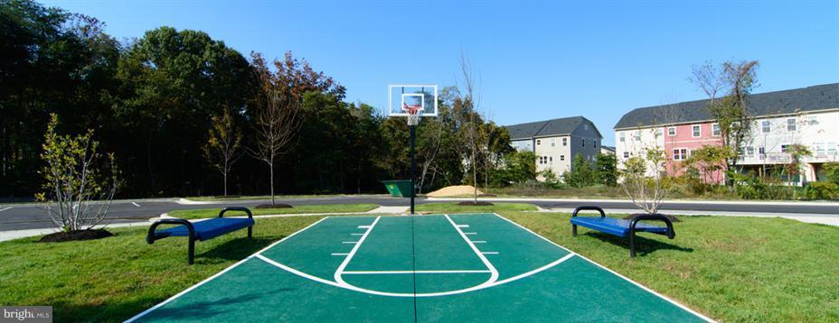 CREEKSIDE VILLAGE - Residential