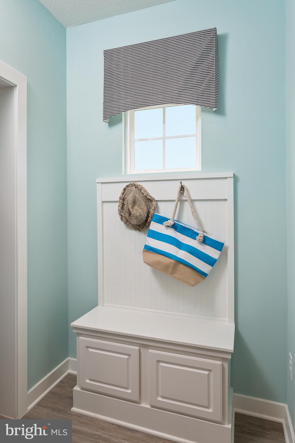 CREEKSIDE VILLAGE - Residential