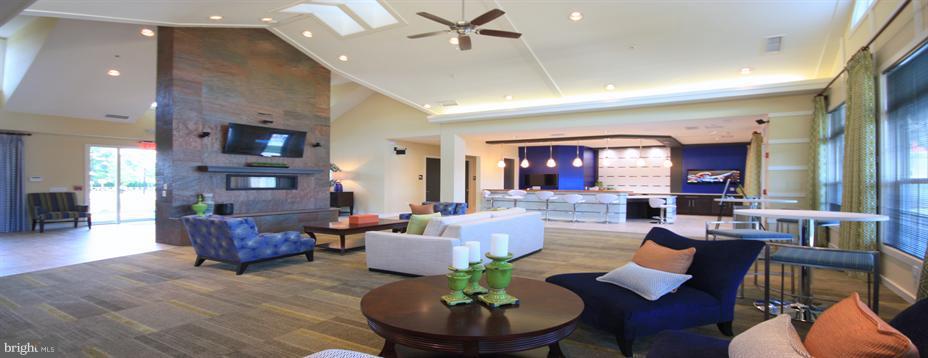 CREEKSIDE VILLAGE - Residential