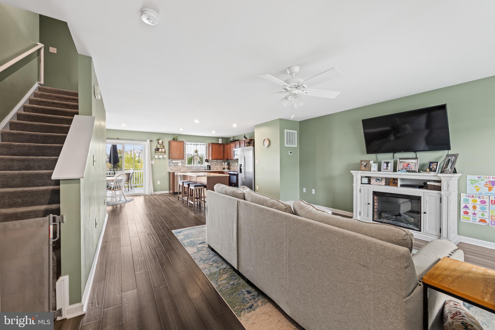 101 RICHARDS CT