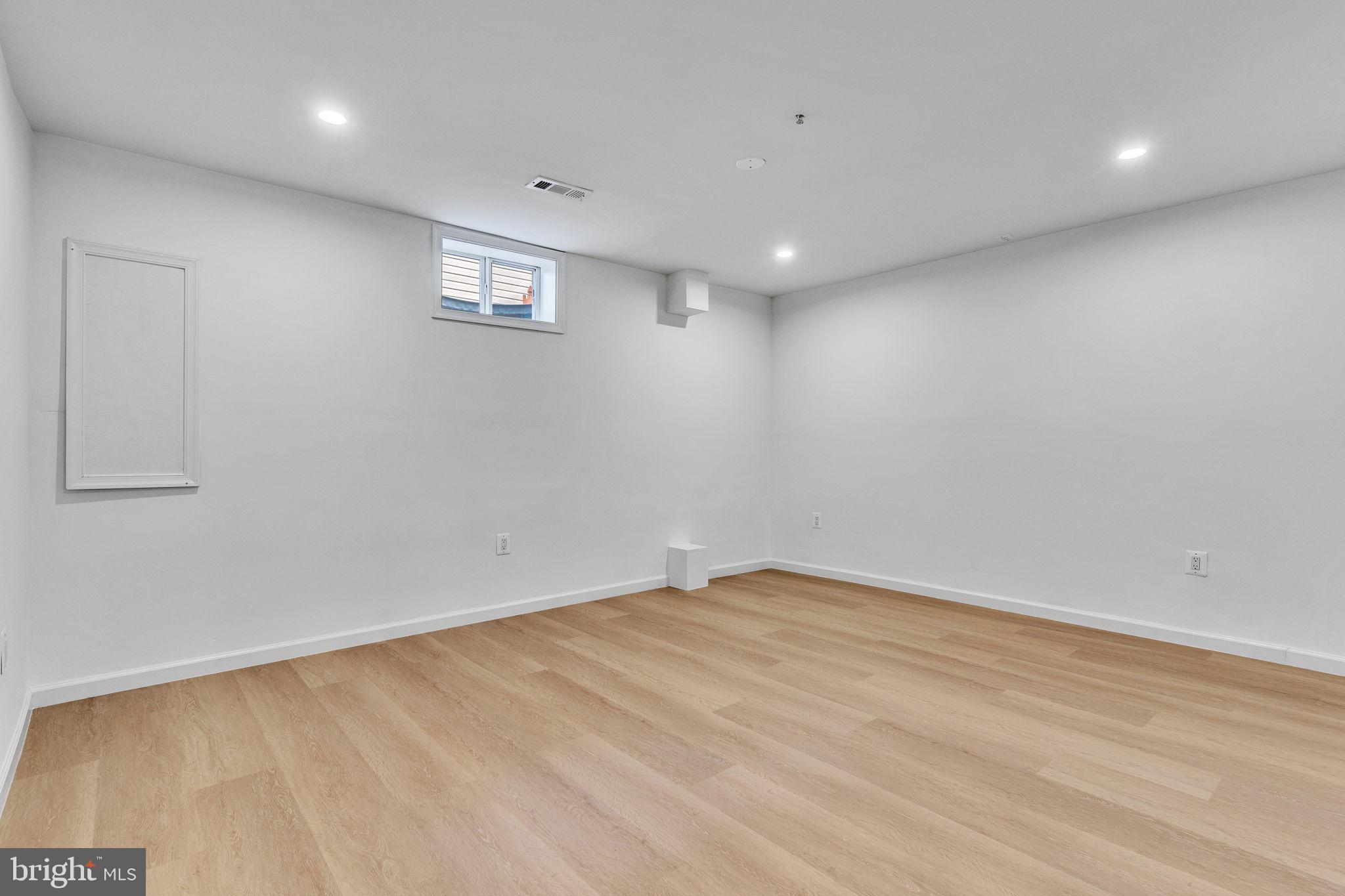 TIGNOR WEST-PLAT ONE> - Residential