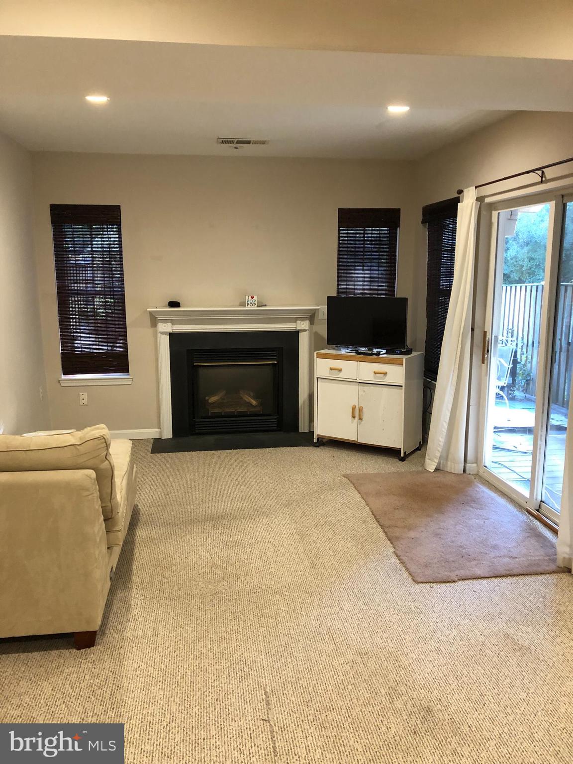 CASCADES - Residential Lease