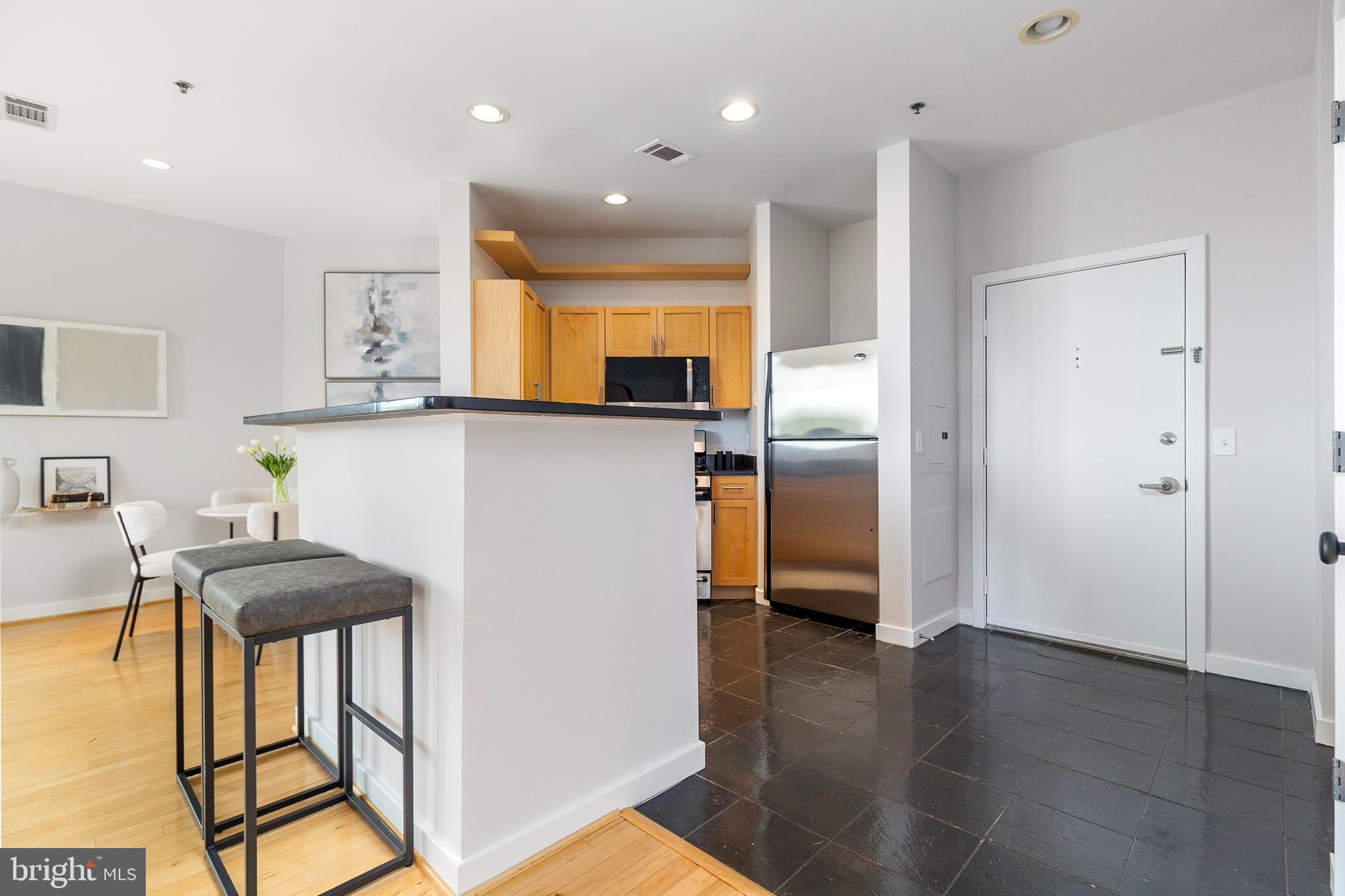 3883 CONNECTICUT AVENUE NW 909