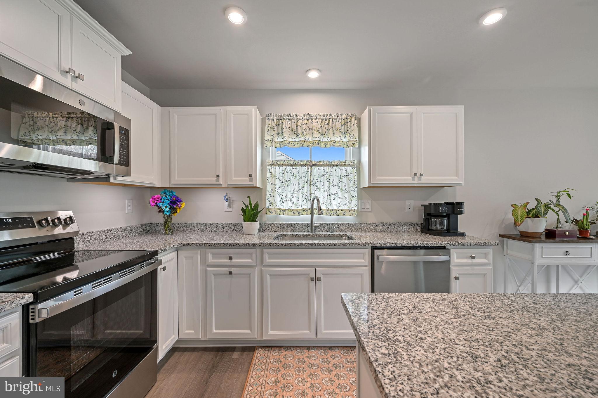 VERONA WOODS - Residential