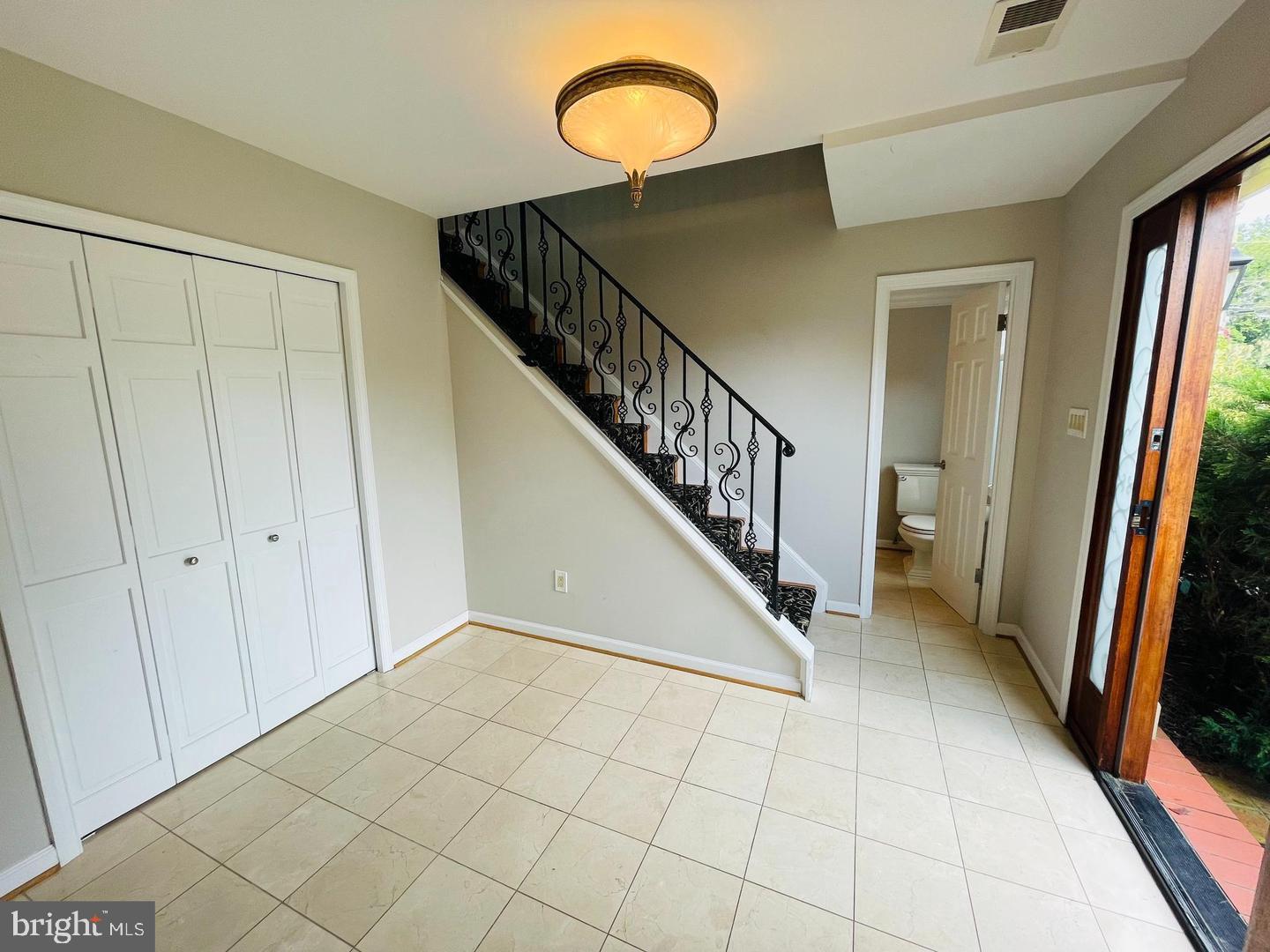 7115 WARBLER LANE