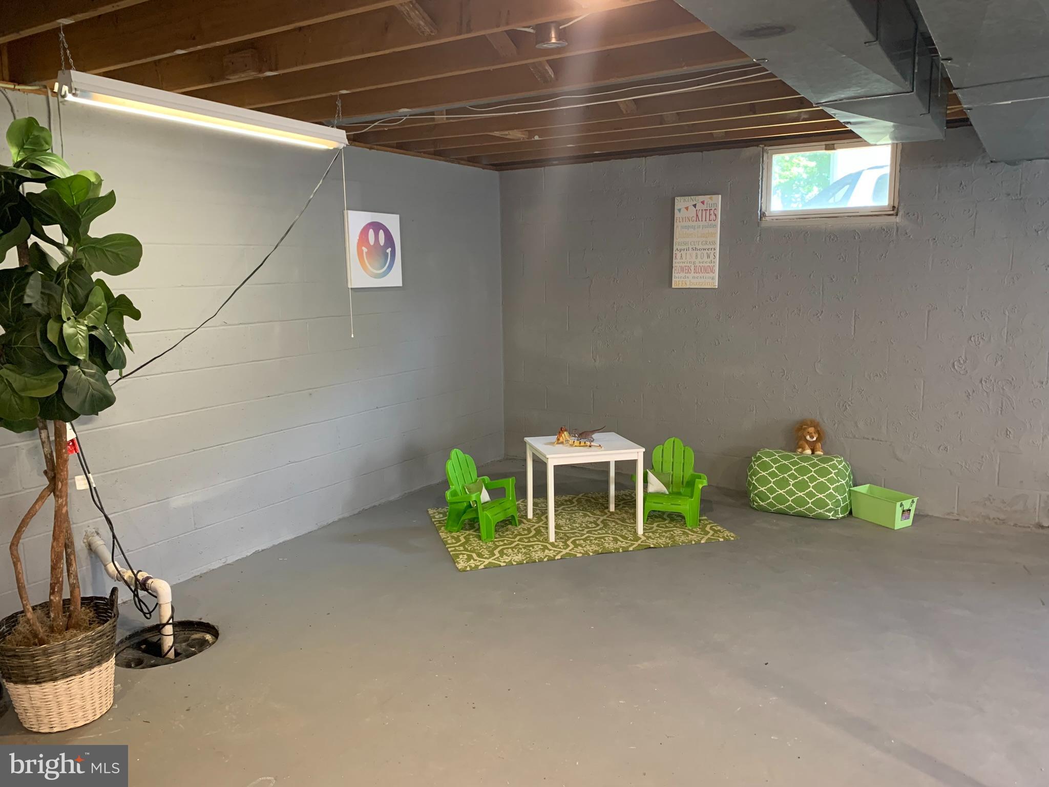 PERRY HALL - Residential