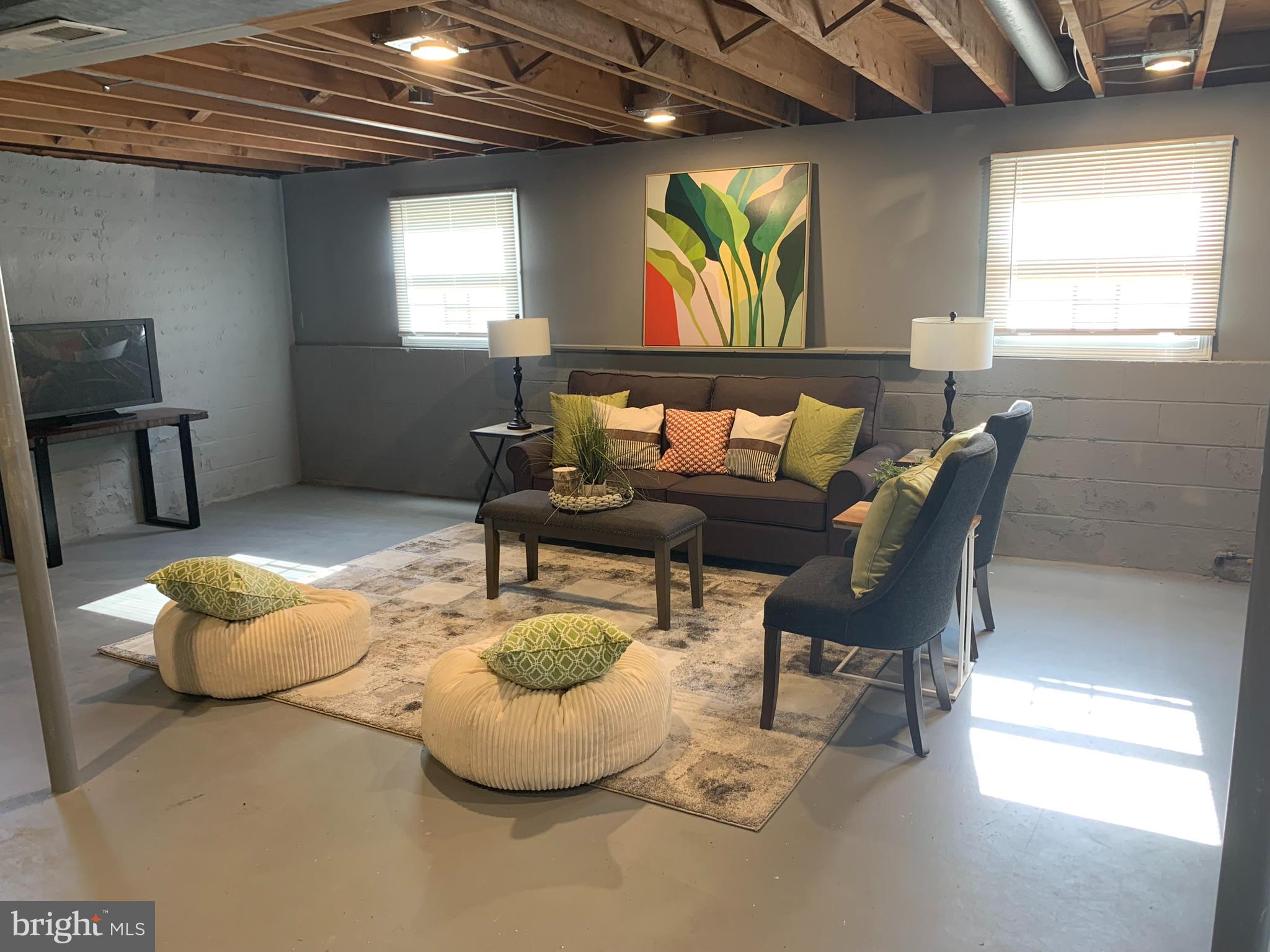 PERRY HALL - Residential