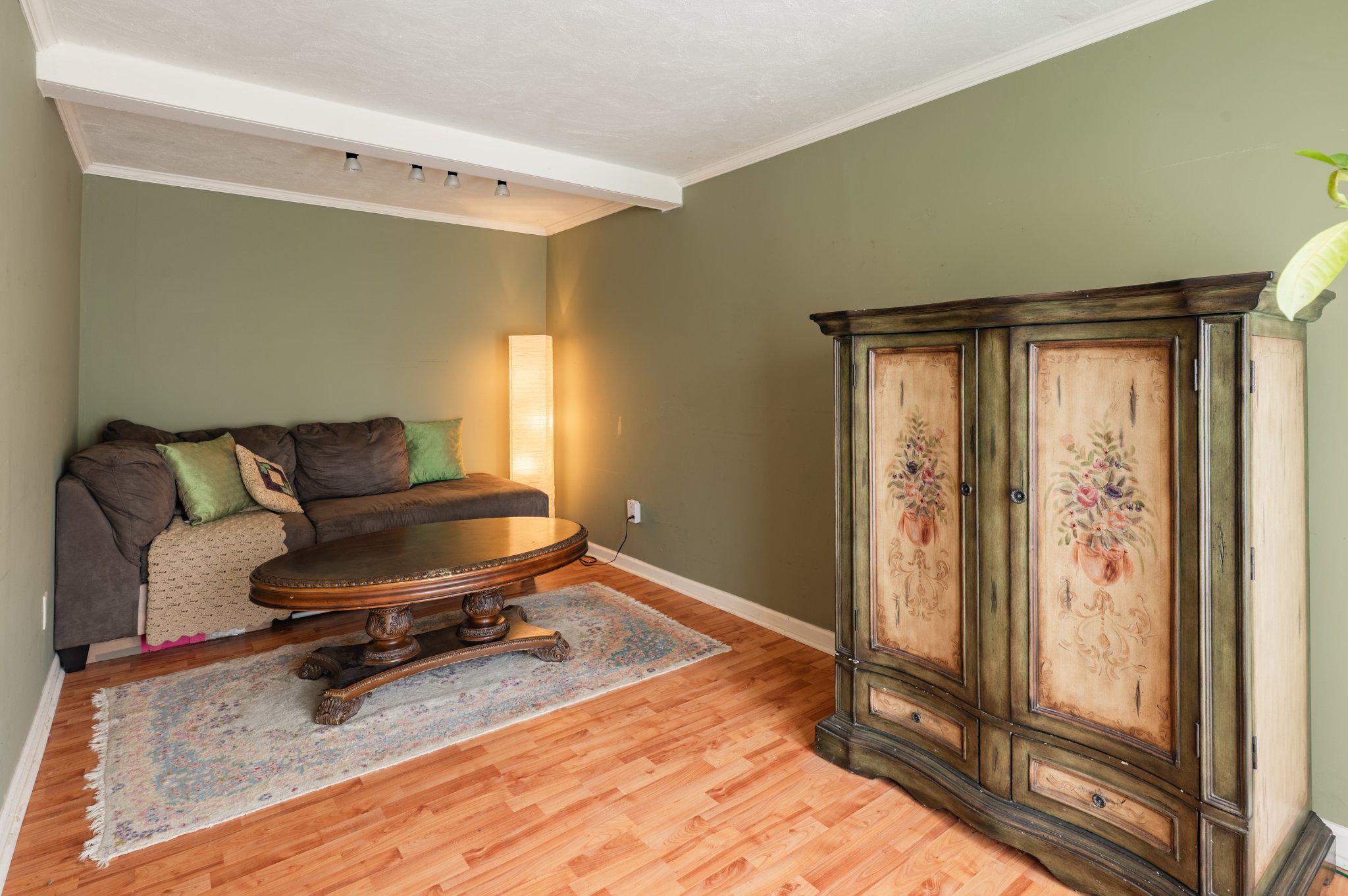 GLENSIDE - Residential