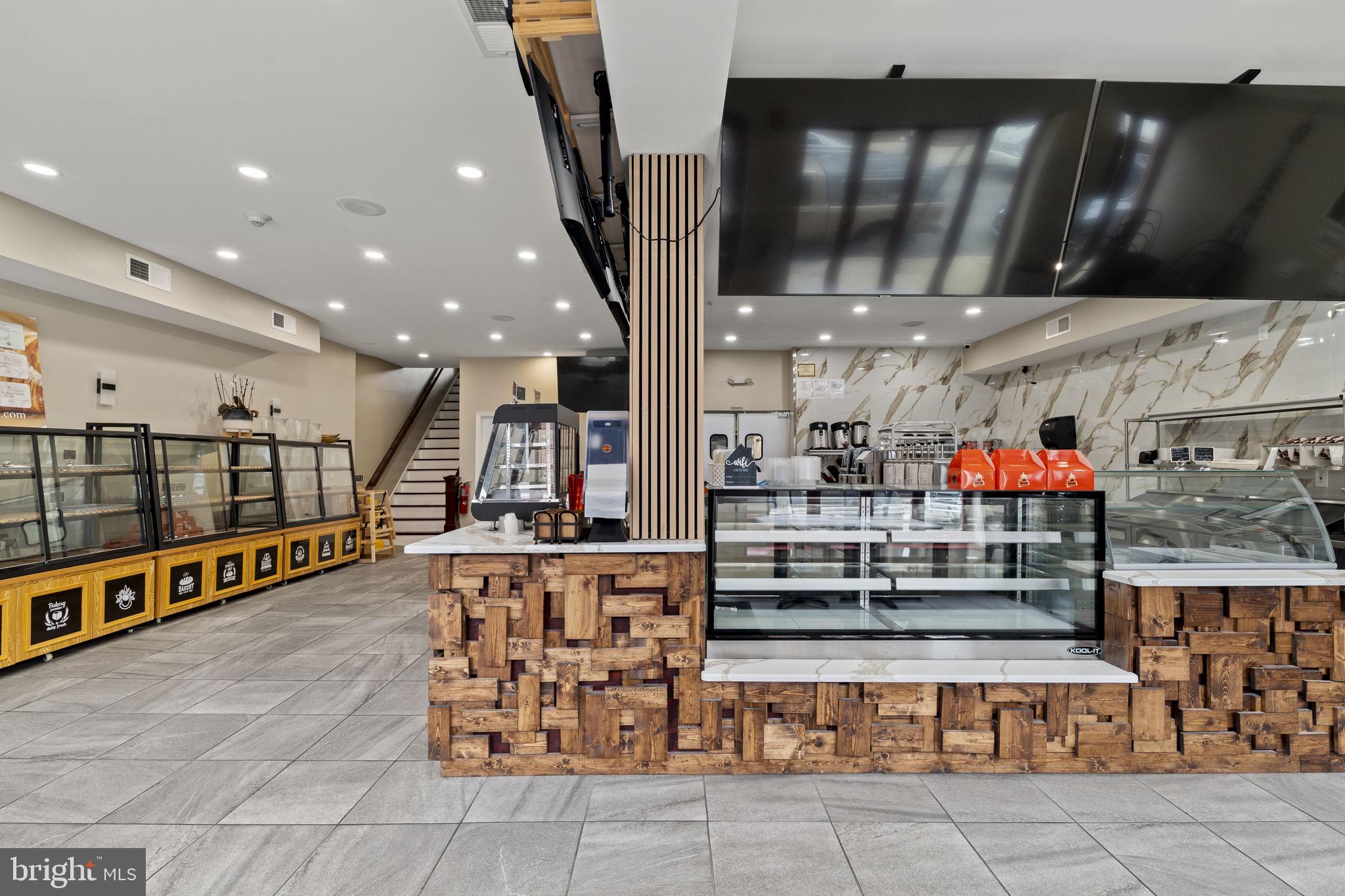 PASSYUNK SQUARE - Commercial Sale