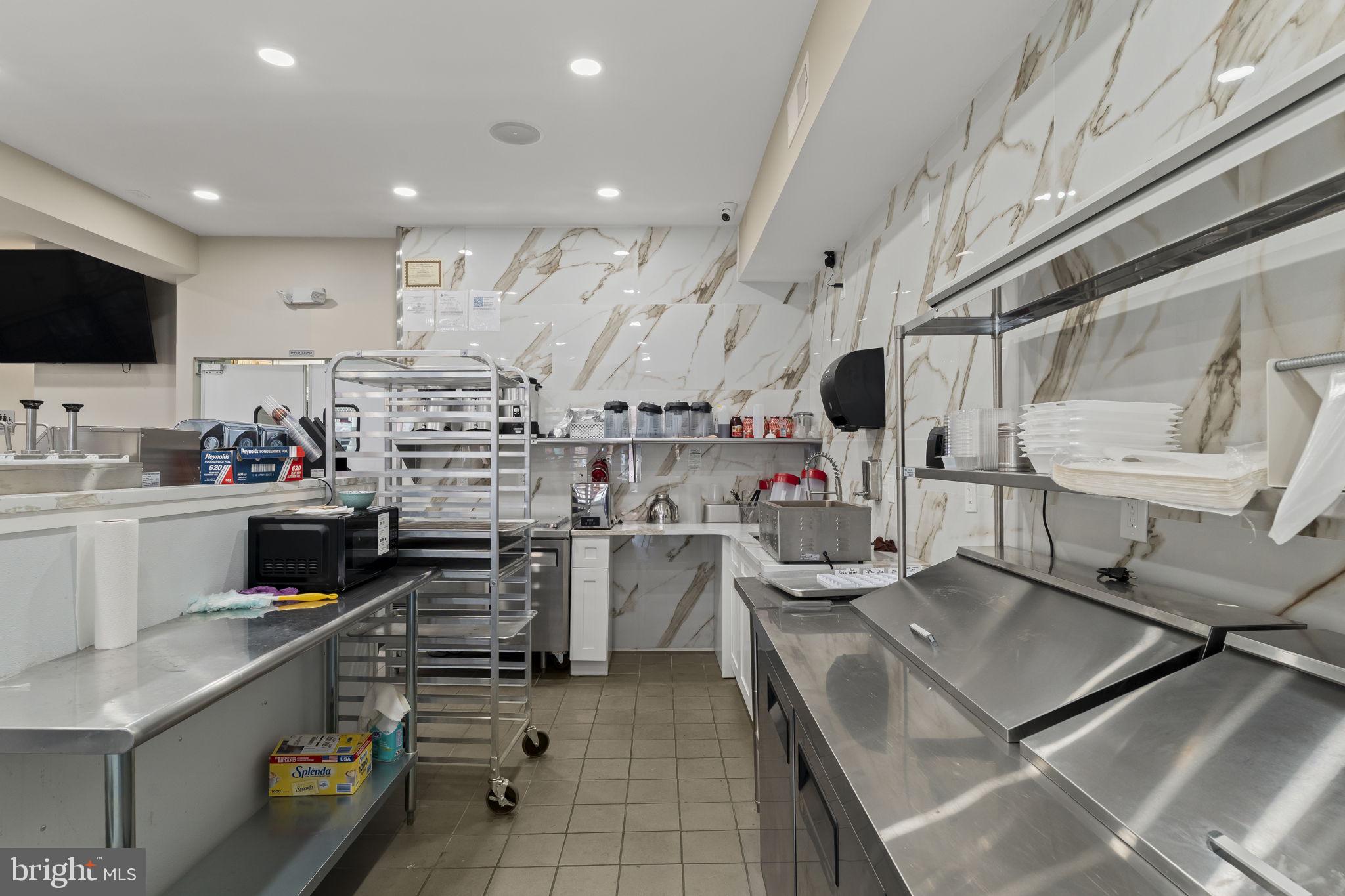 PASSYUNK SQUARE - Commercial Sale