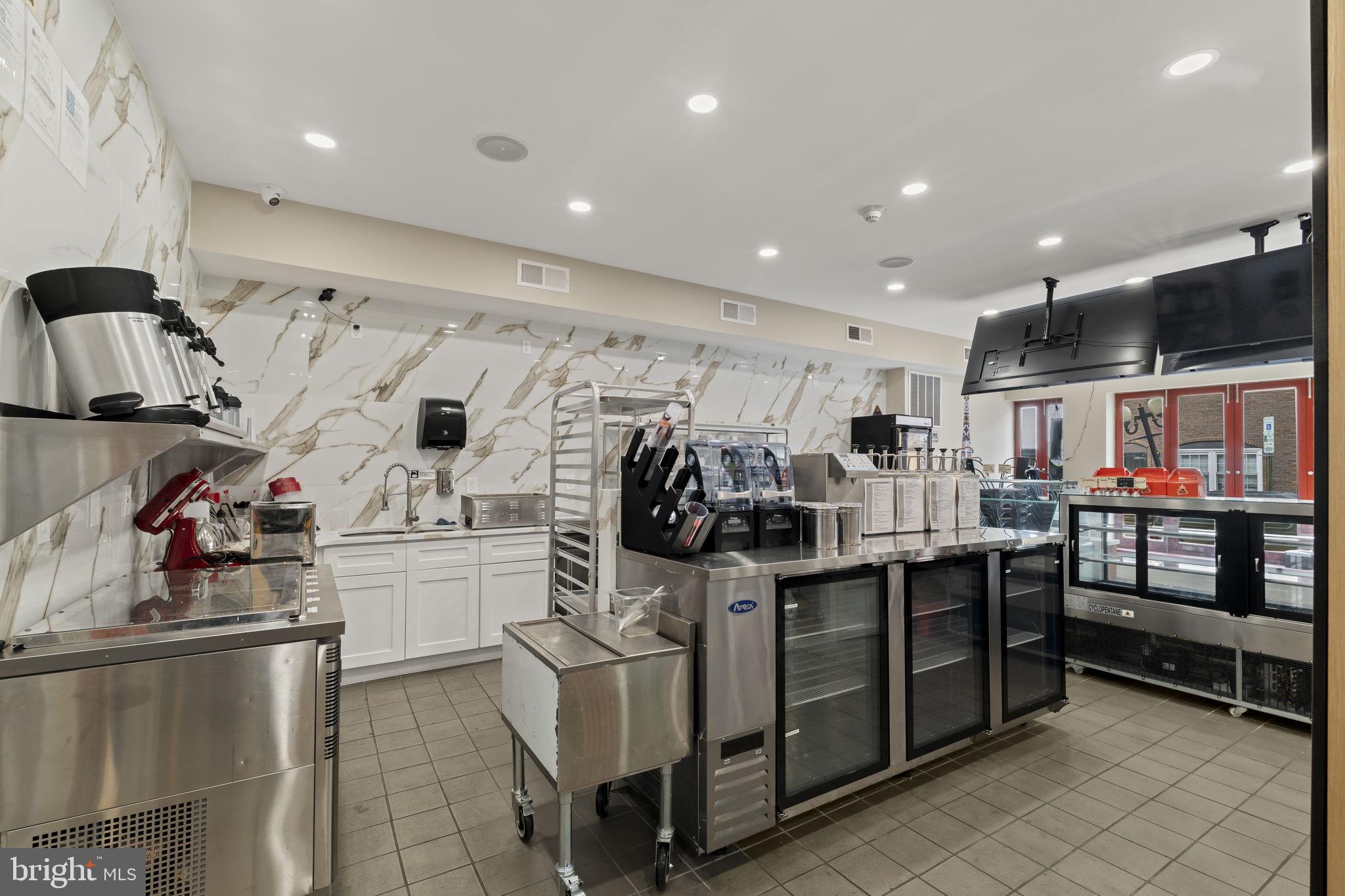 PASSYUNK SQUARE - Commercial Sale