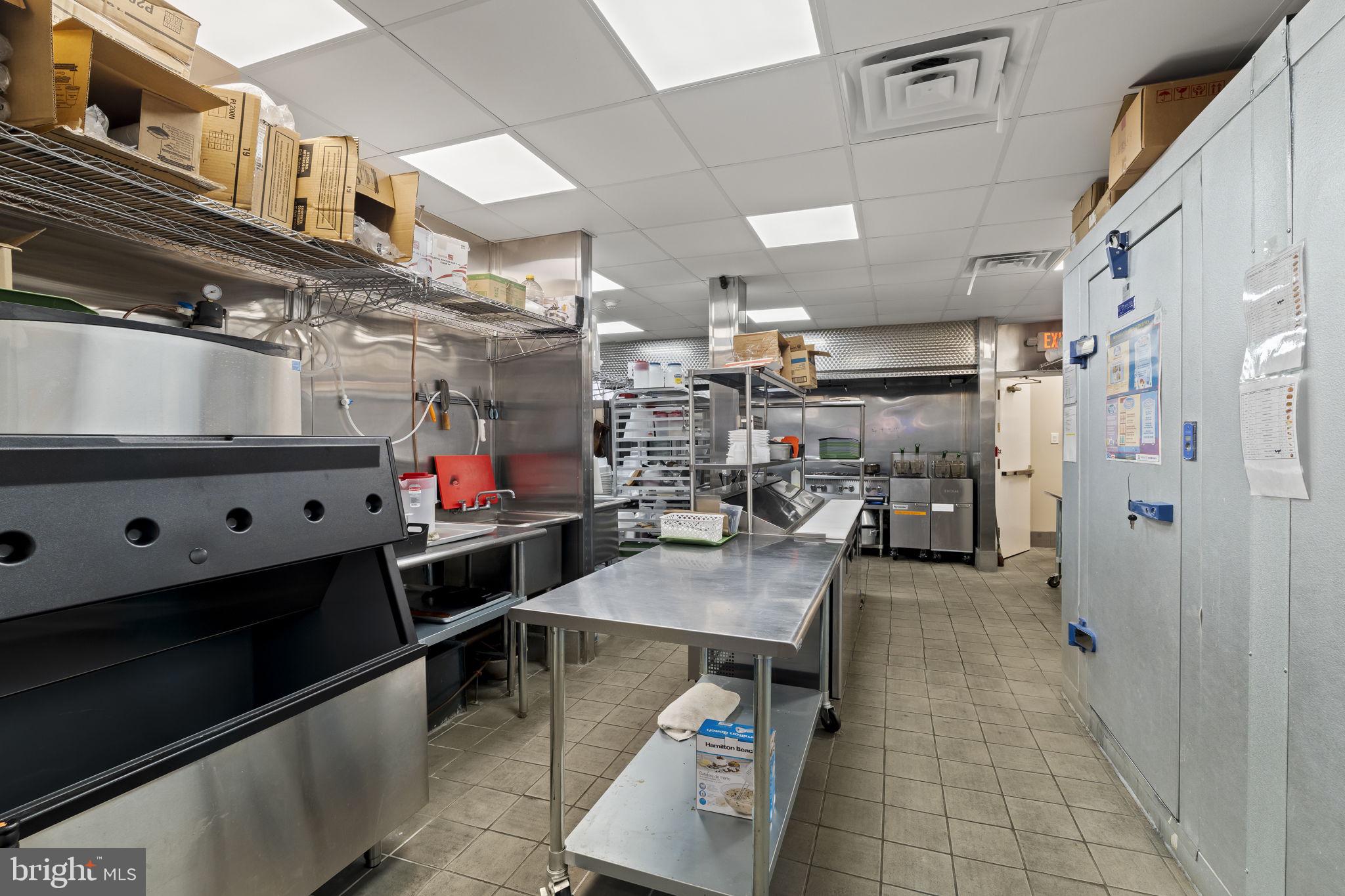 PASSYUNK SQUARE - Commercial Sale