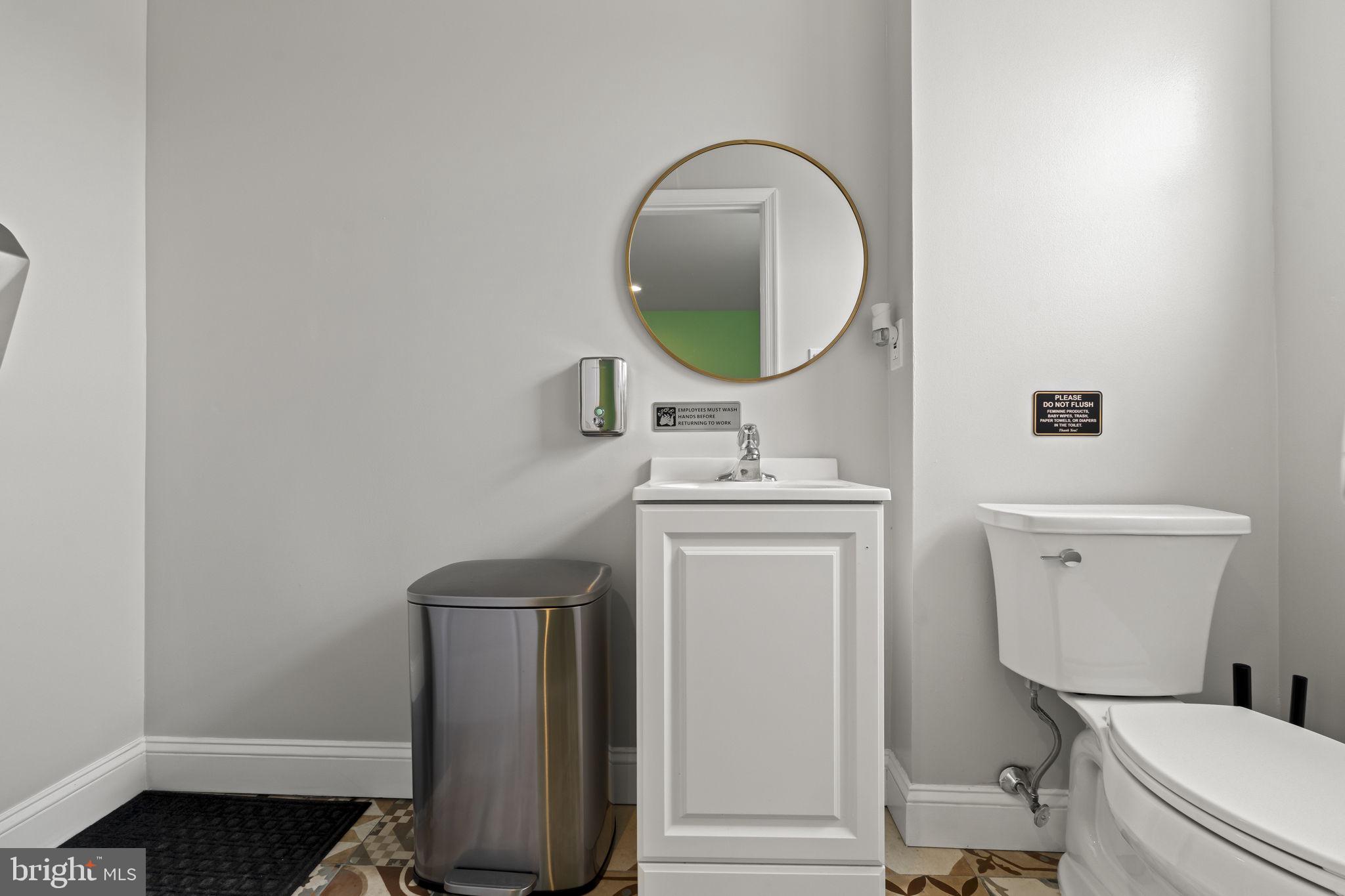 PASSYUNK SQUARE - Commercial Sale