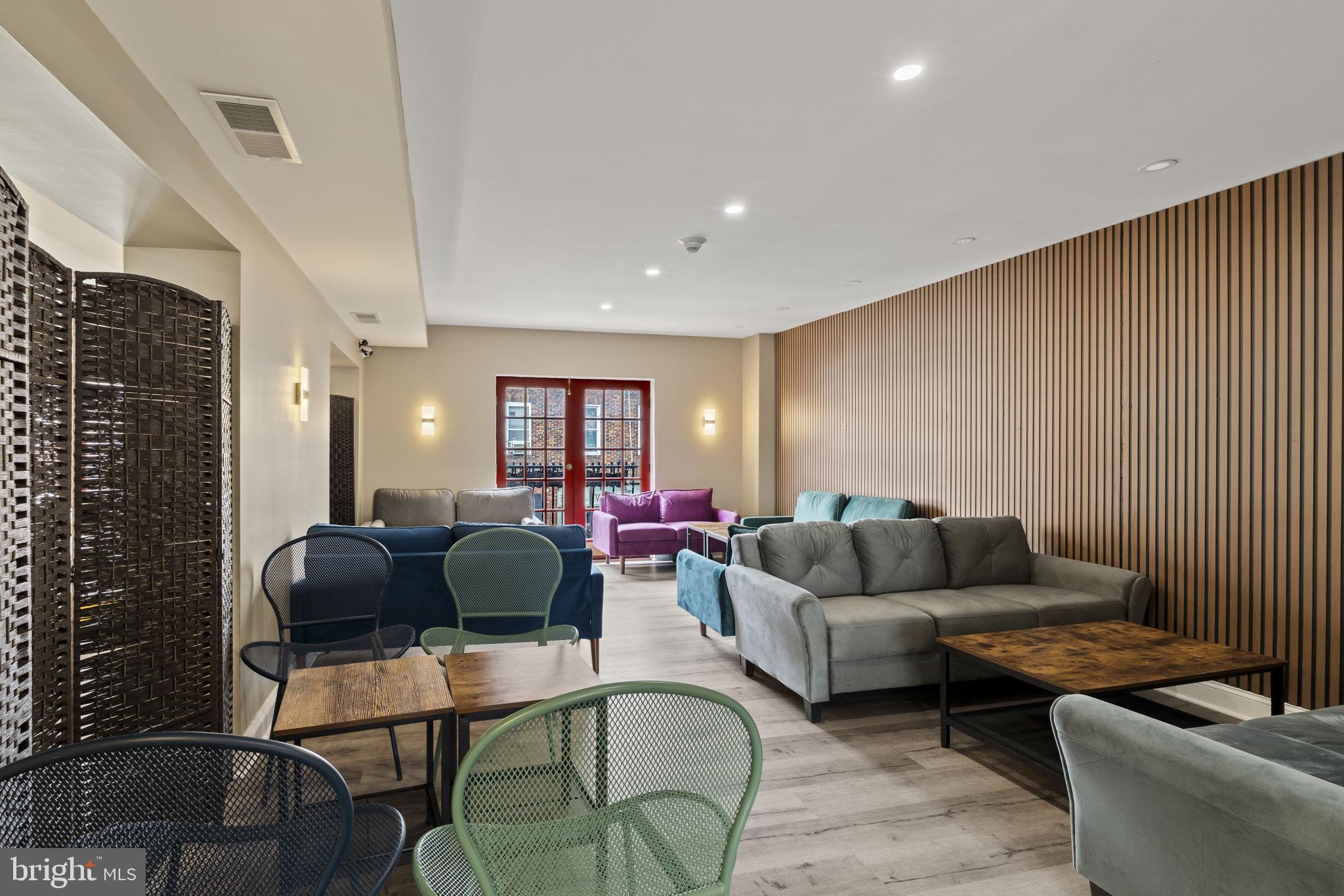 PASSYUNK SQUARE - Commercial Sale