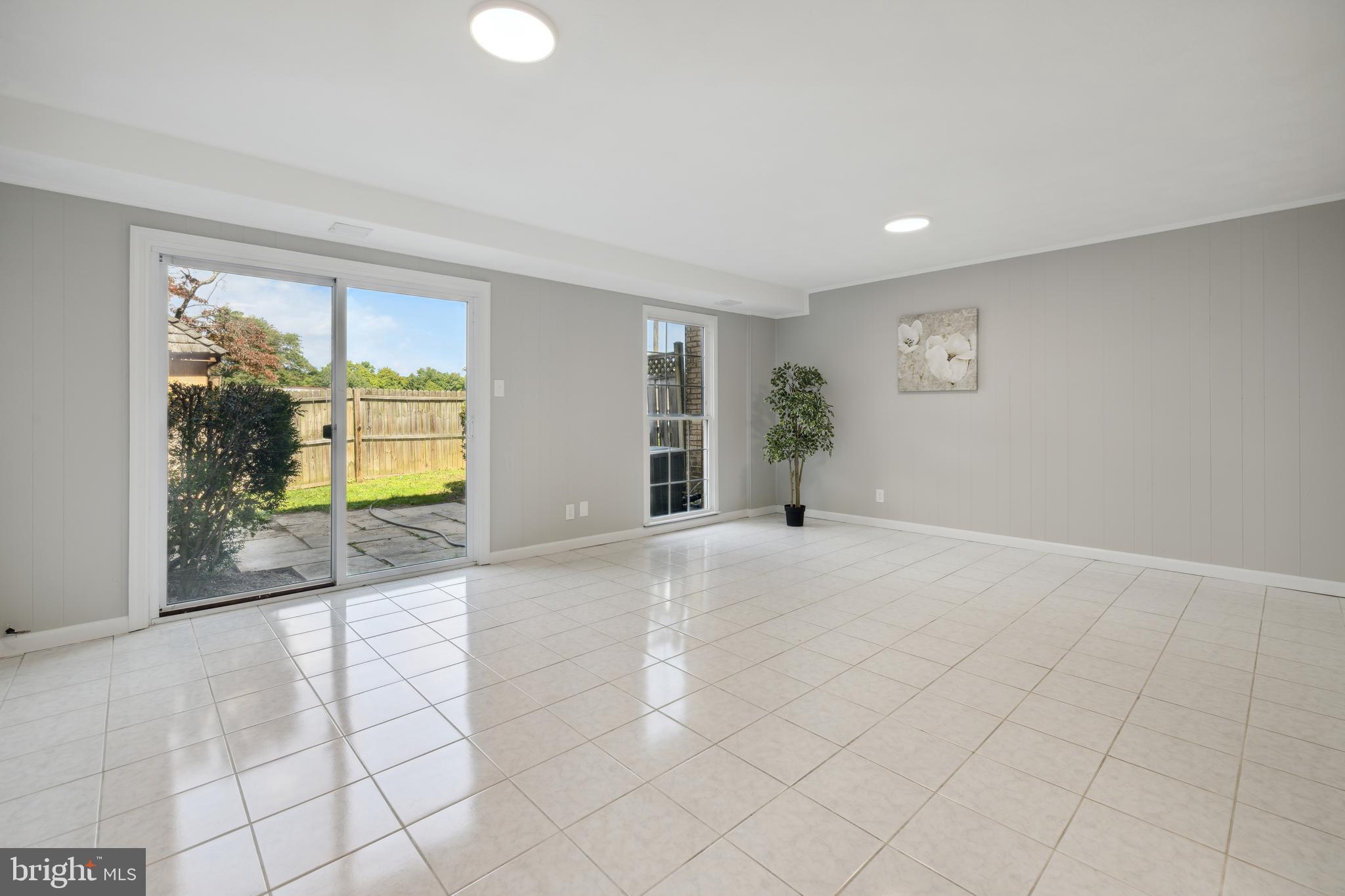 DIAMOND FARM - Residential