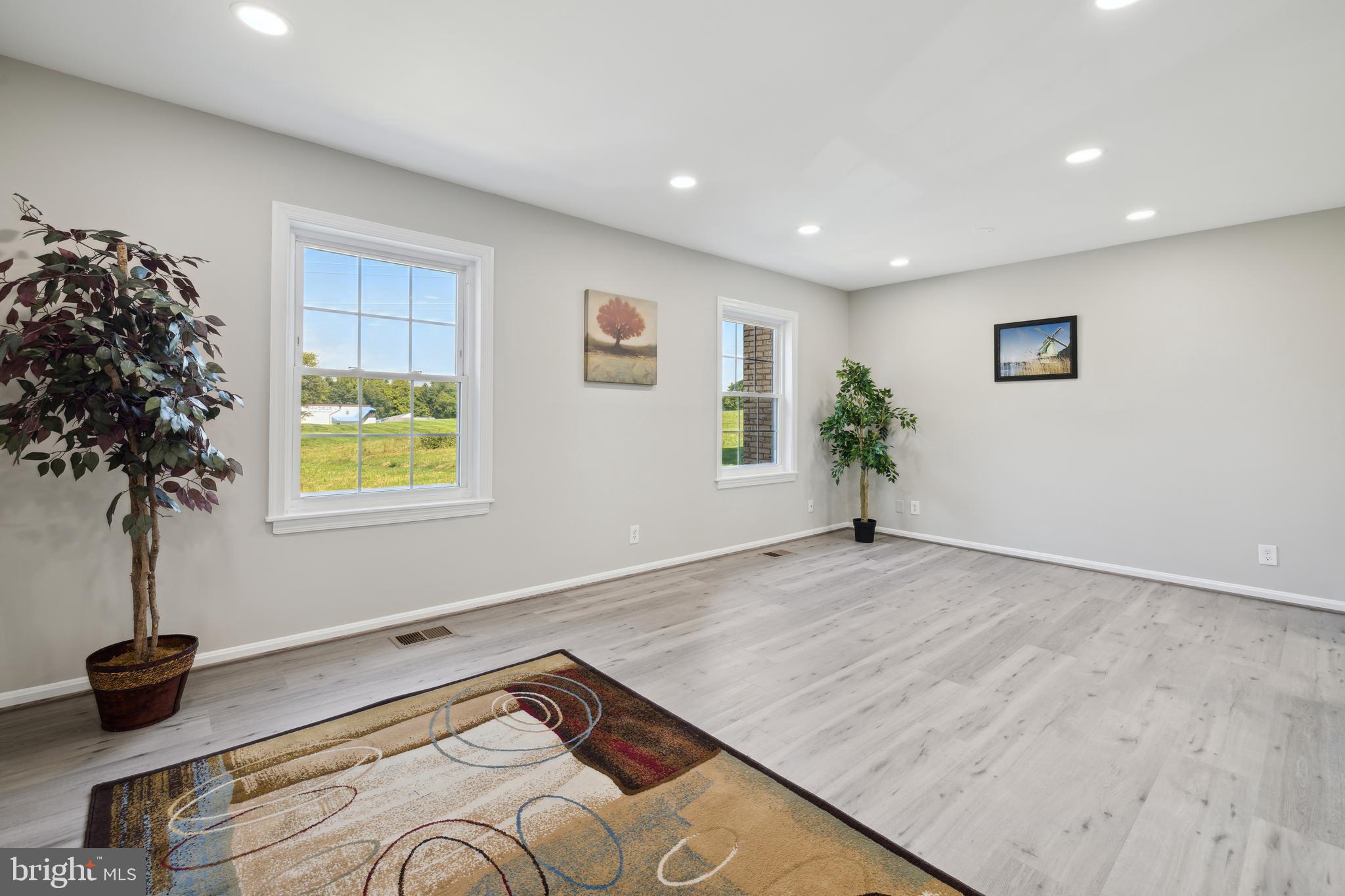 DIAMOND FARM - Residential