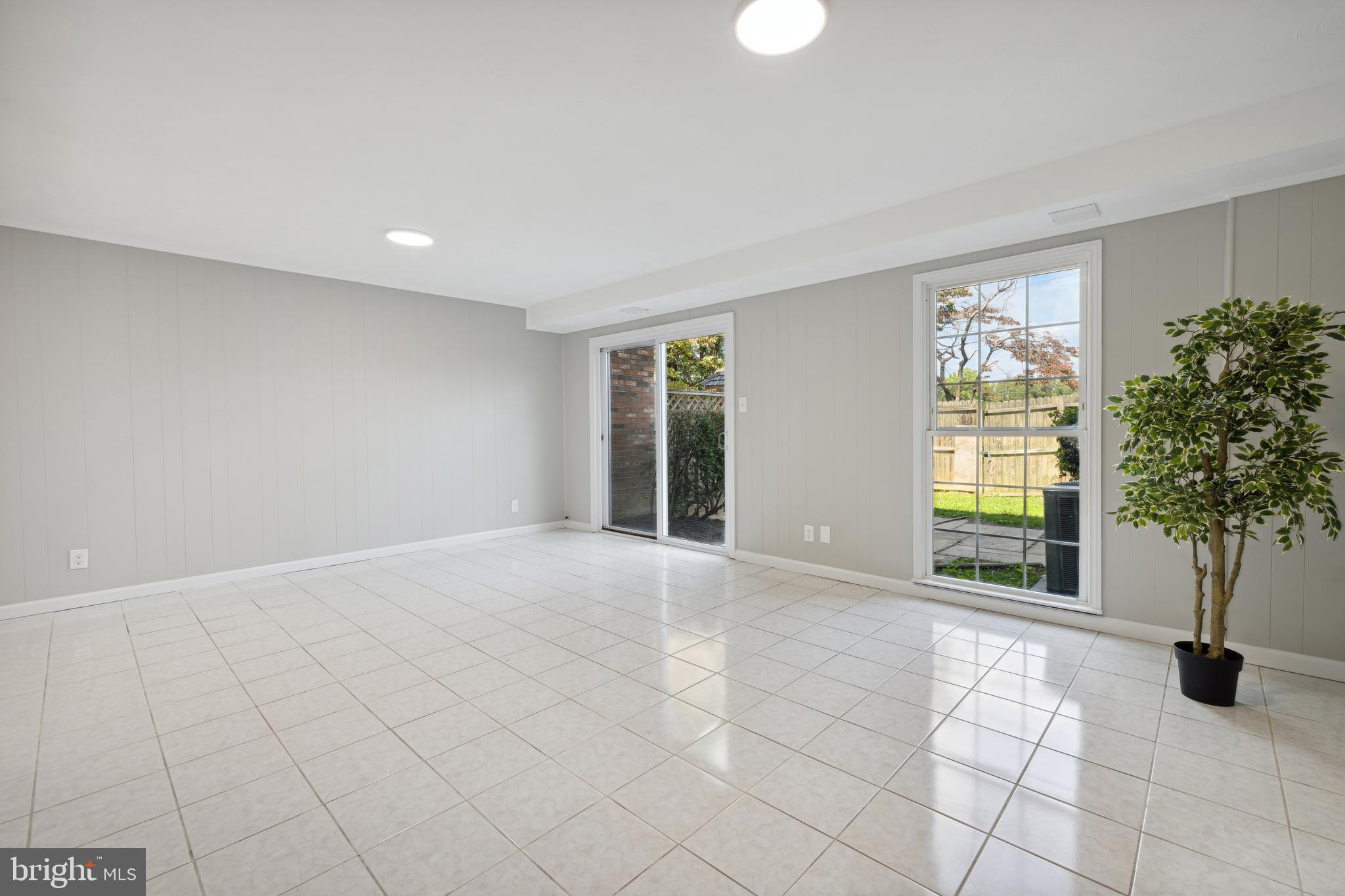 DIAMOND FARM - Residential