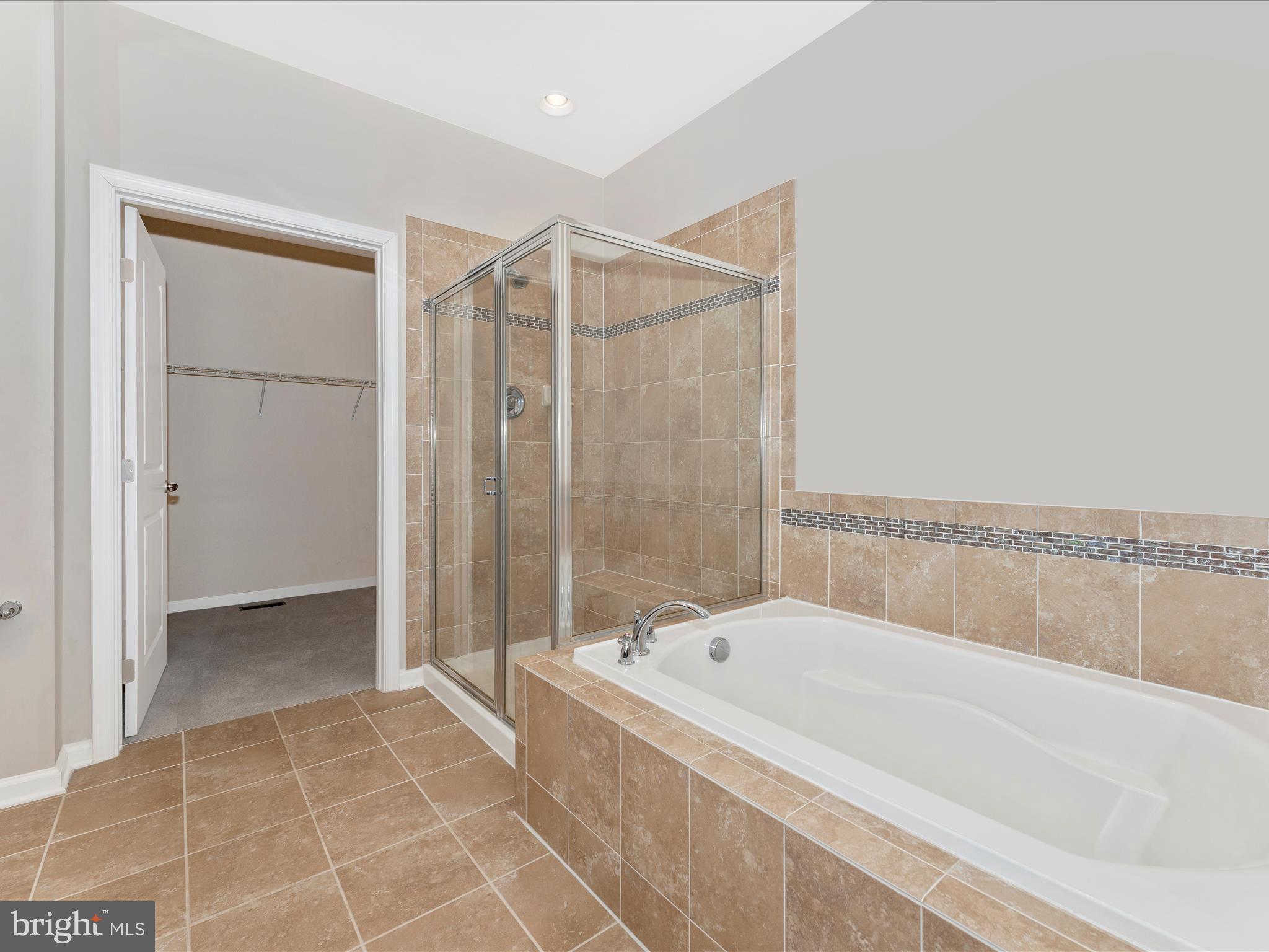 SIGNATURE CLUB AT GREENVIEW - Residential