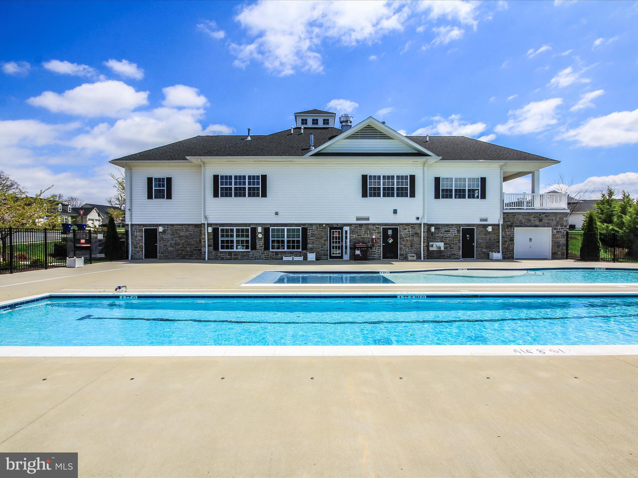 SIGNATURE CLUB AT GREENVIEW - Residential