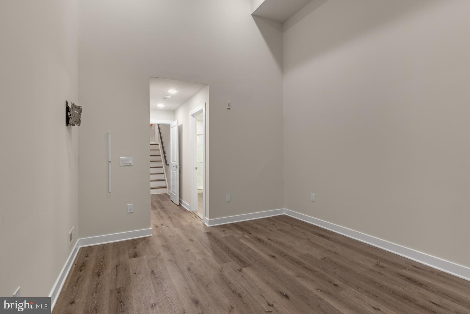 PHILADELPHIA (WEST) - Residential Lease