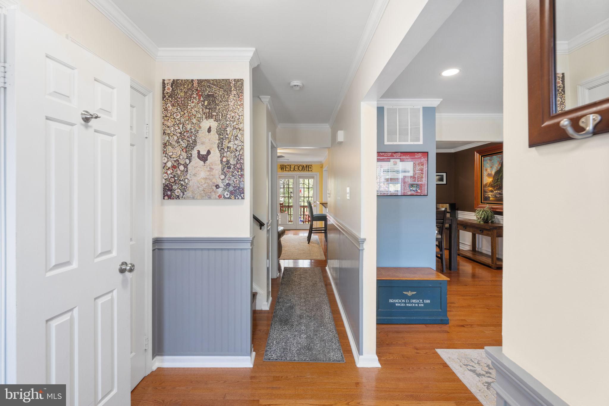 7127 LAKE COVE DRIVE