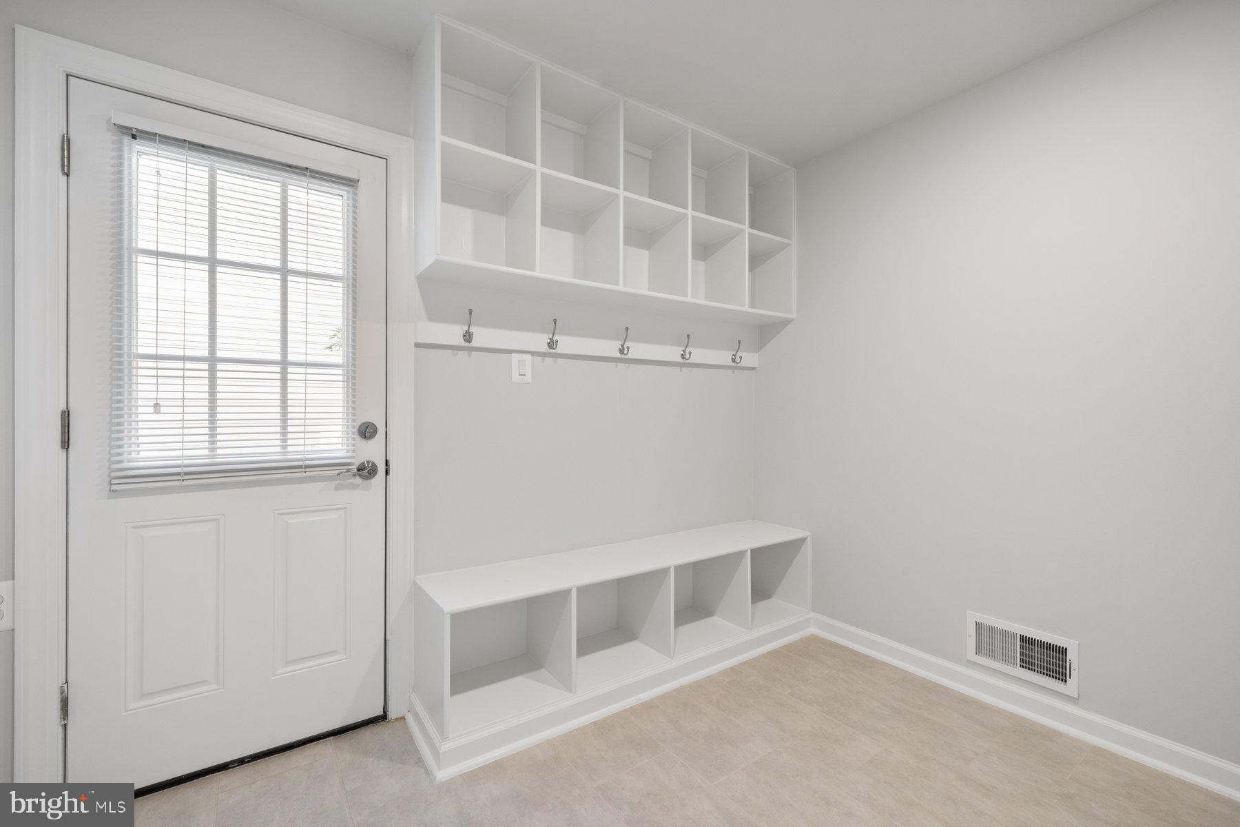 STOCKBRIDGE - Residential