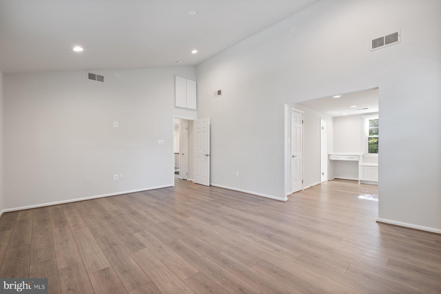 STOCKBRIDGE - Residential