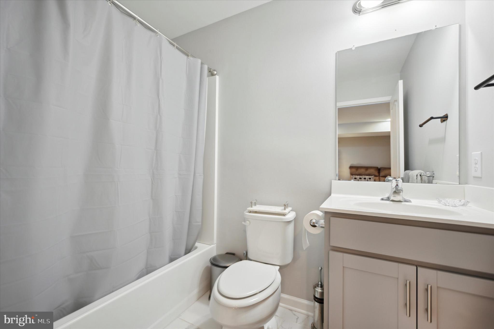 HIGH GROVE - Residential Lease