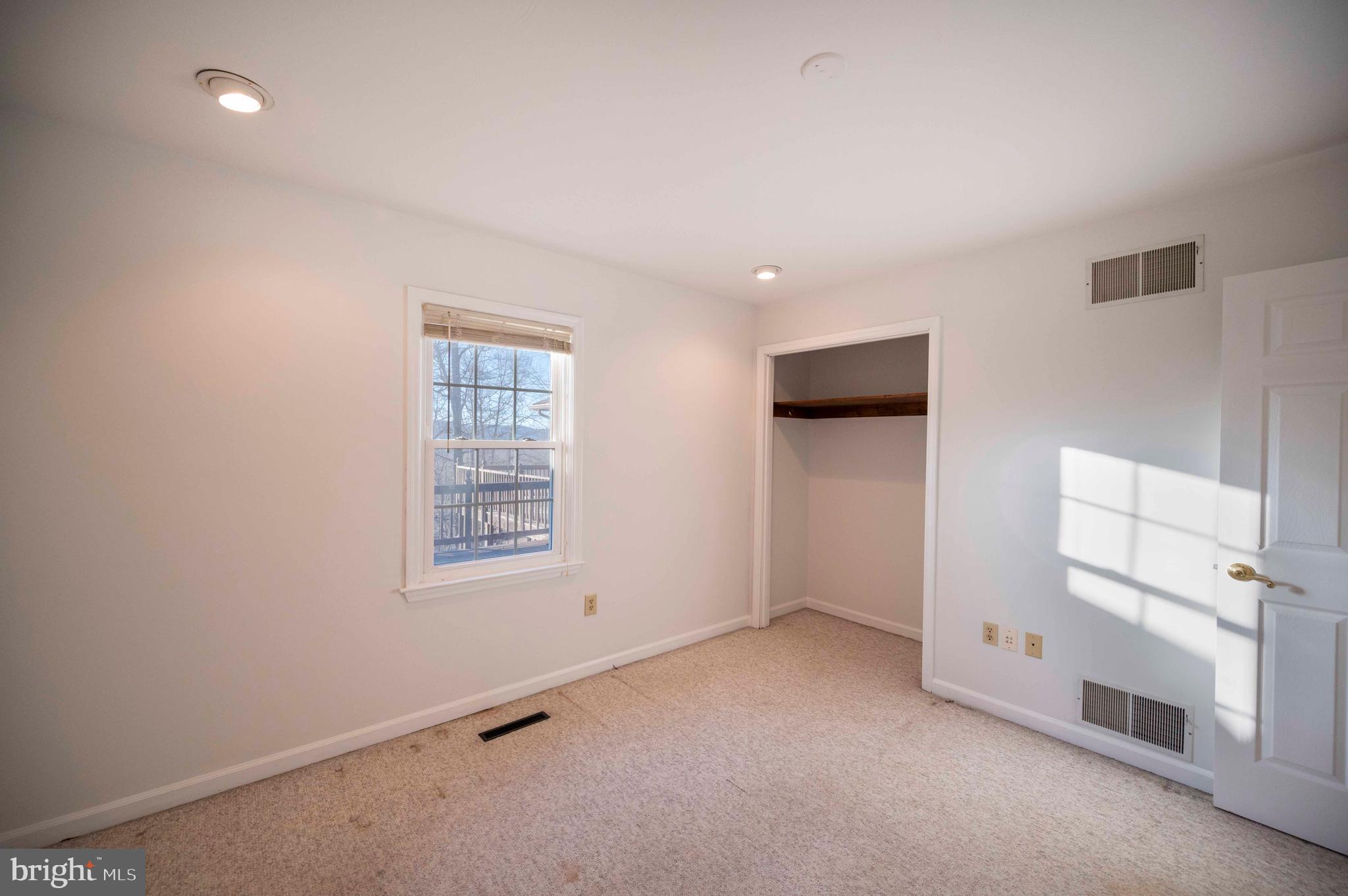 SKYLINE FOREST - Residential