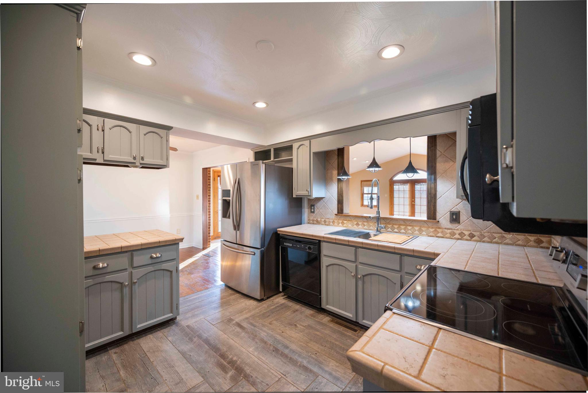 SKYLINE FOREST - Residential