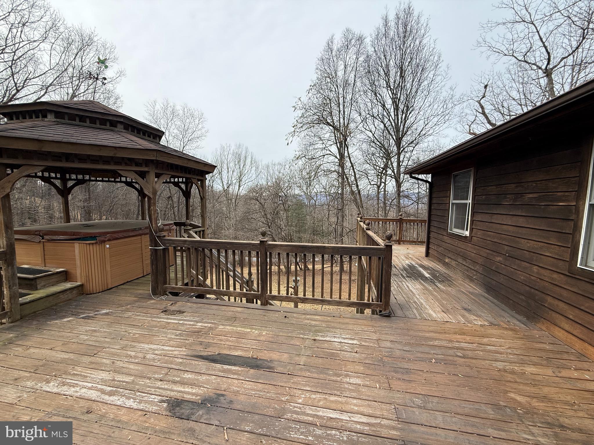 SKYLINE FOREST - Residential