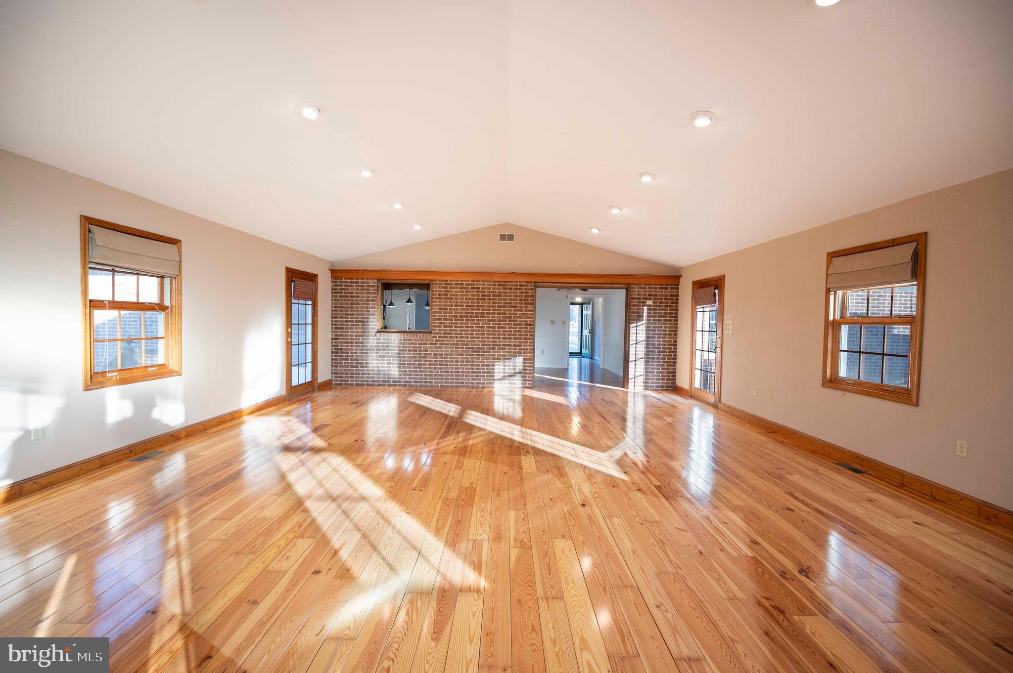 SKYLINE FOREST - Residential