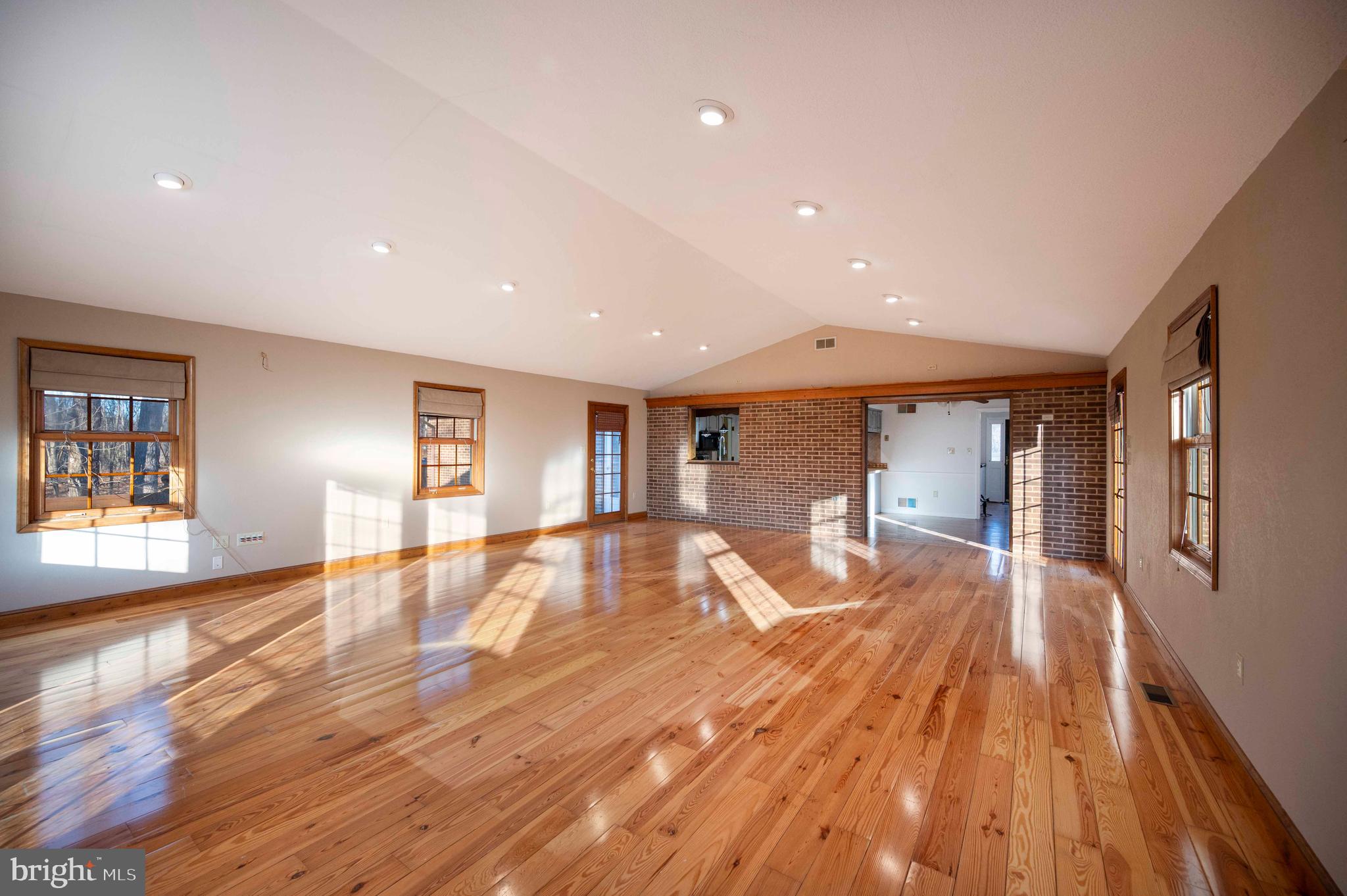 SKYLINE FOREST - Residential