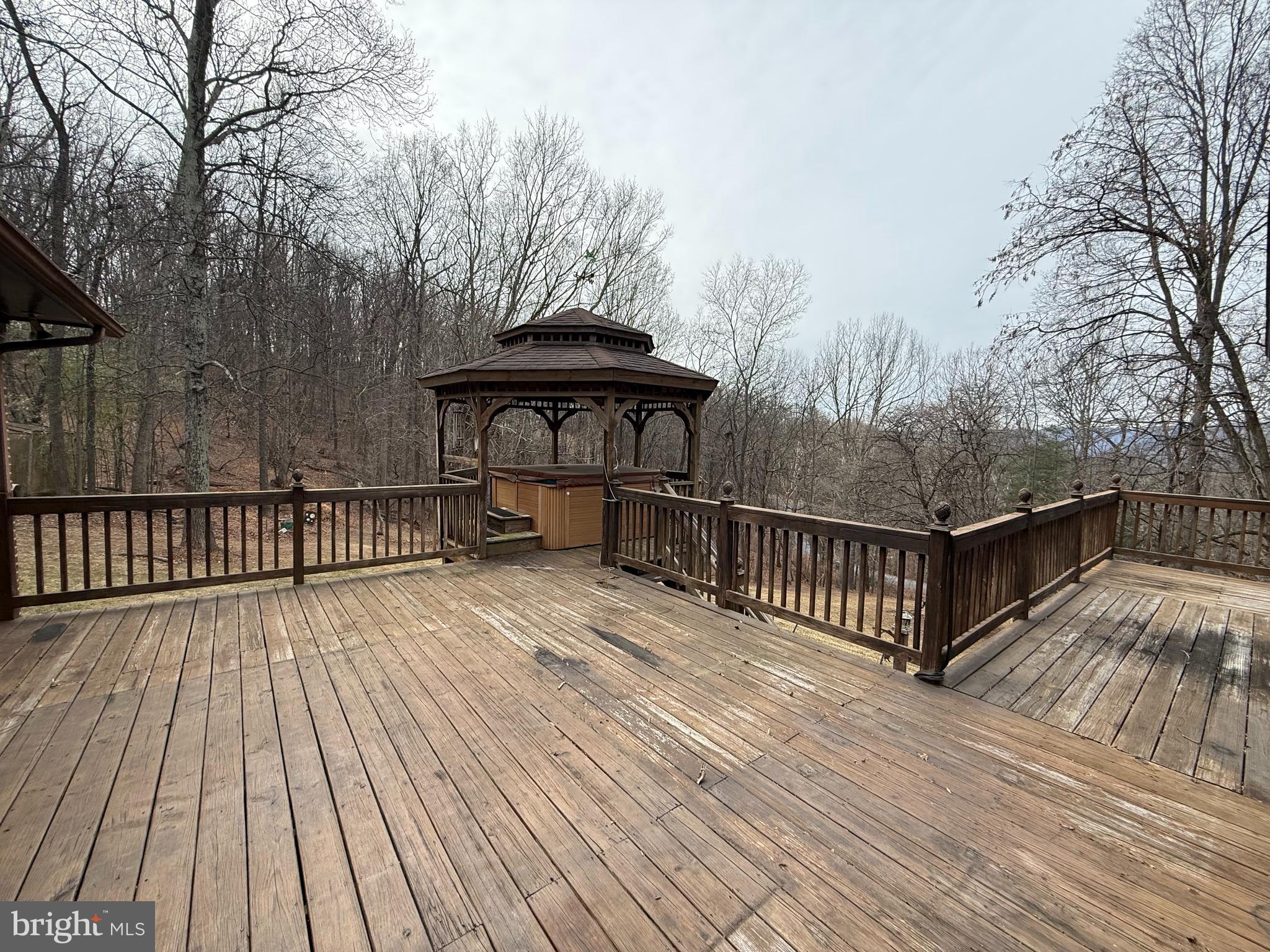 SKYLINE FOREST - Residential