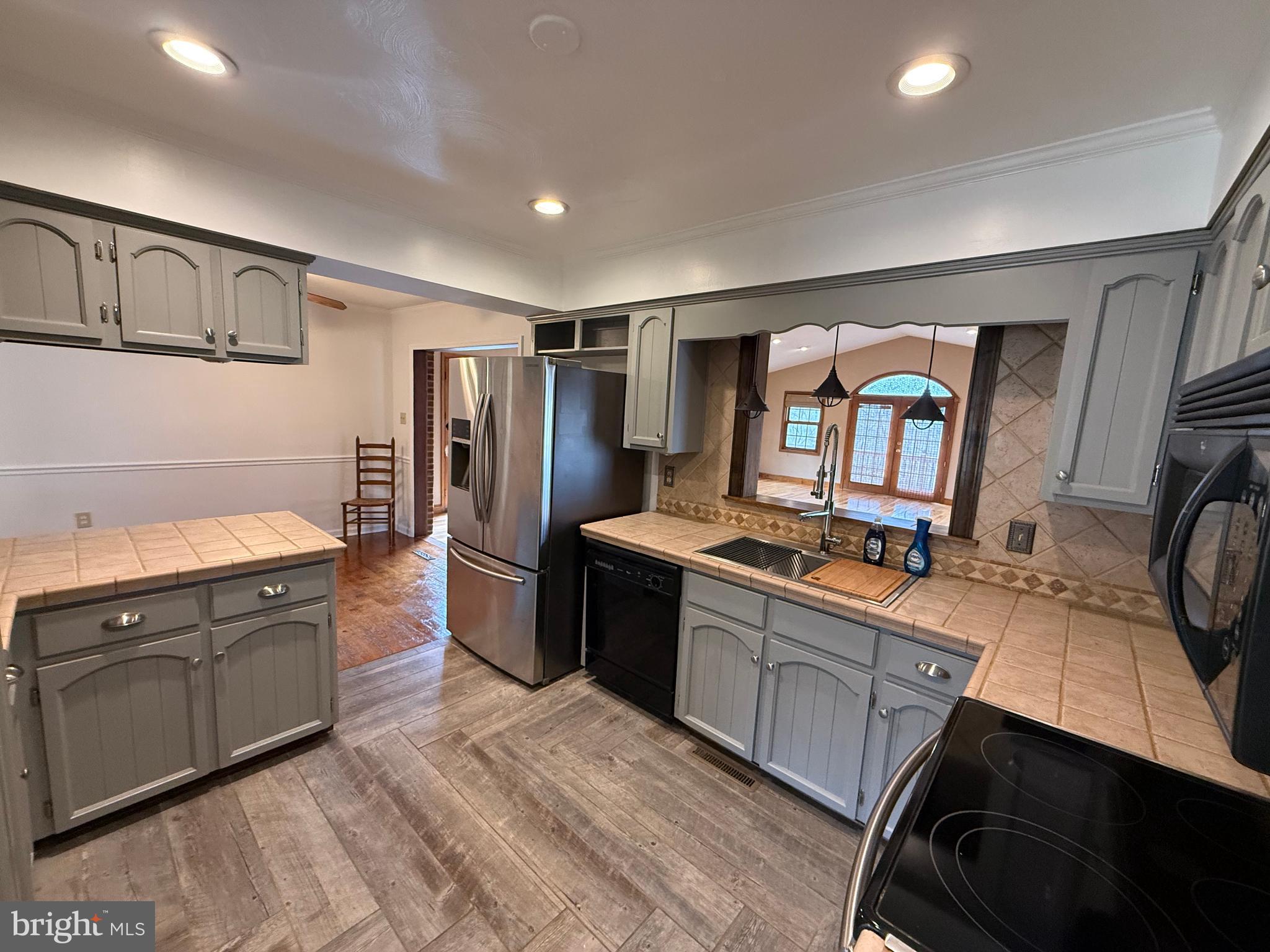 SKYLINE FOREST - Residential