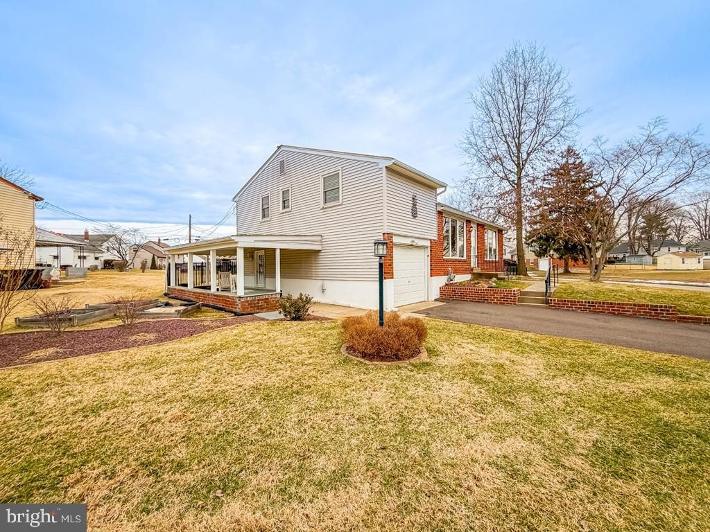 Photo of 513 Barbara Dr, NORRISTOWN, PA 19403 (MLS # PAMC2166476)