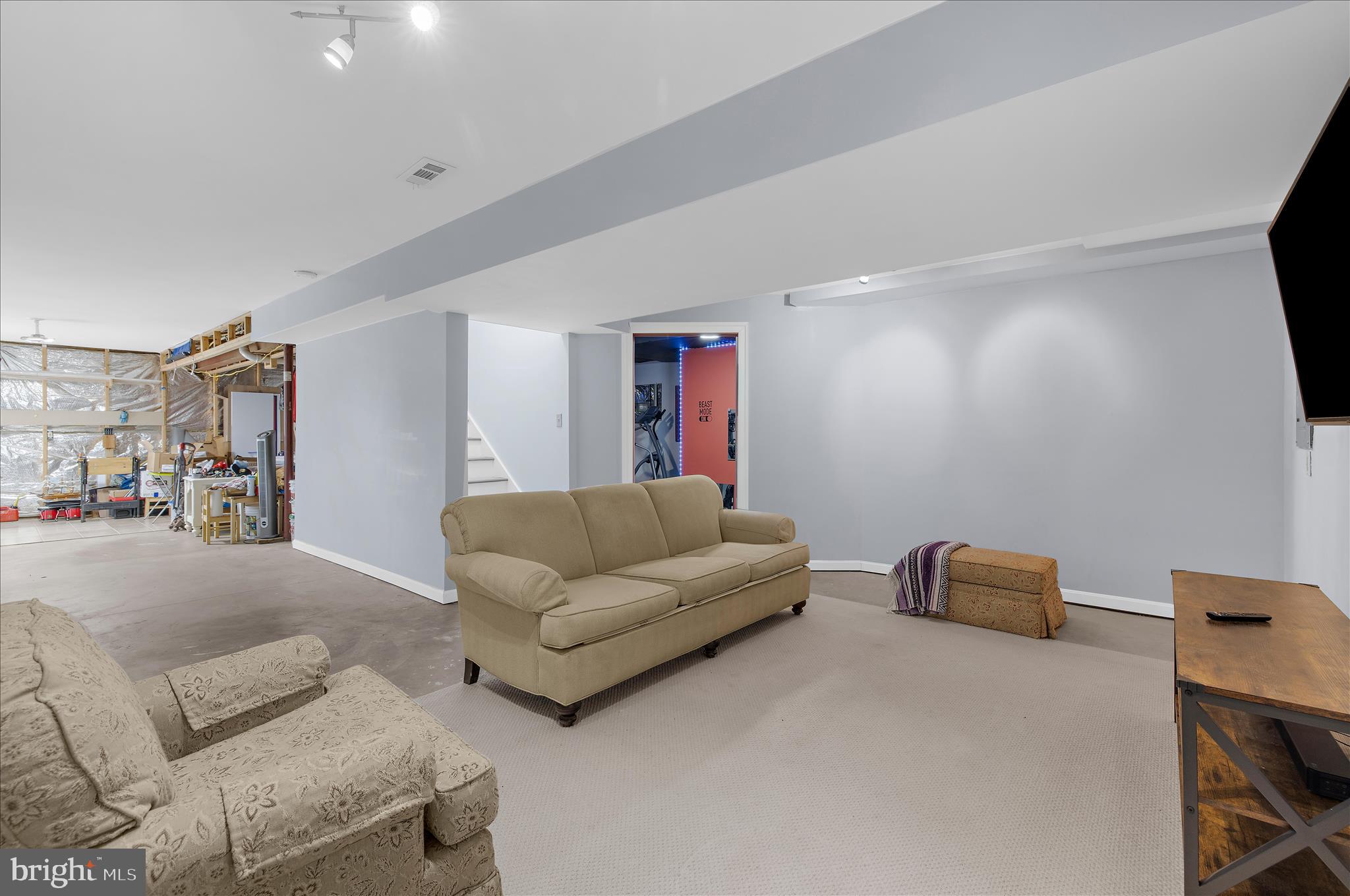 CLIFFORD ESTATES - Residential