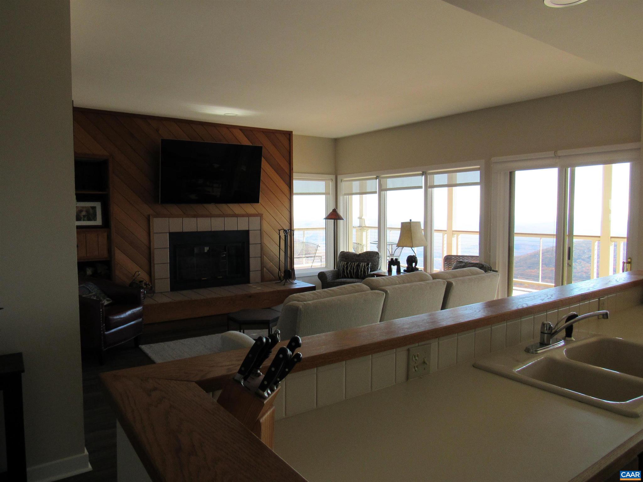 1635 OVERLOOK CONDOS 1635