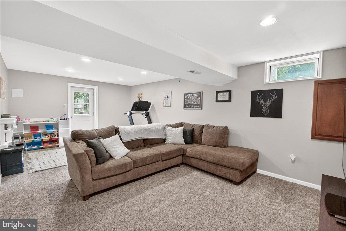 WILLOW BROOK - Residential