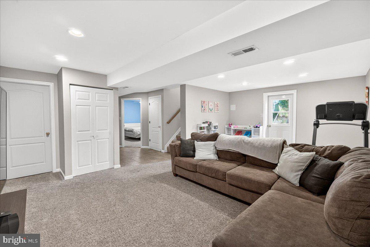 WILLOW BROOK - Residential