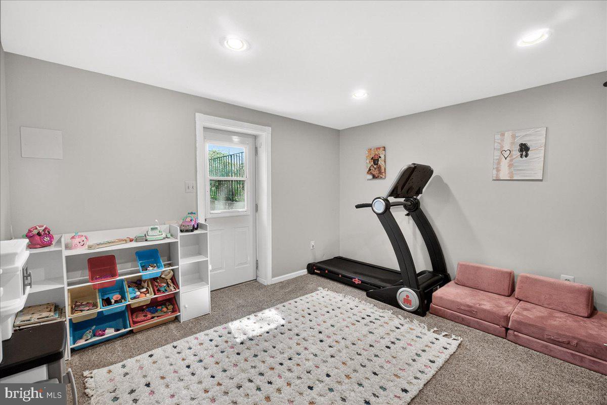 WILLOW BROOK - Residential